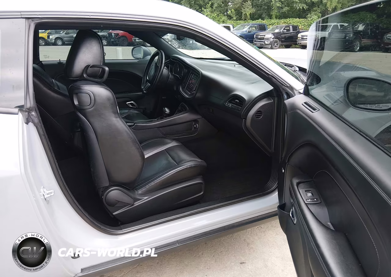 2020 Dodge Challenger Sxt VIN:2C3CDZAG5LH199147 - 5