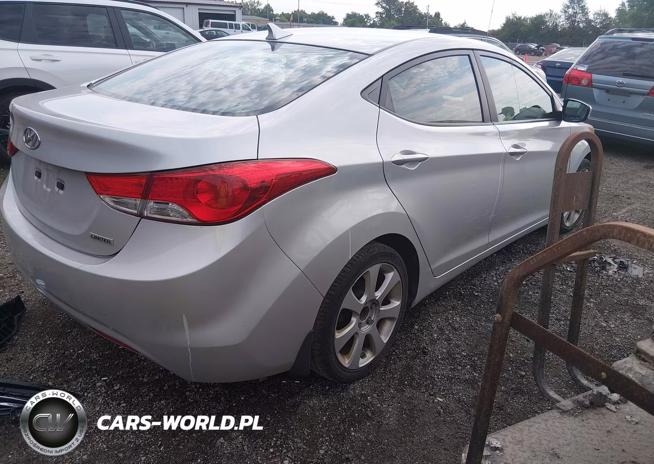2013 Hyundai Elantra Limited VIN:KMHDH4AE7DU748265 - 4