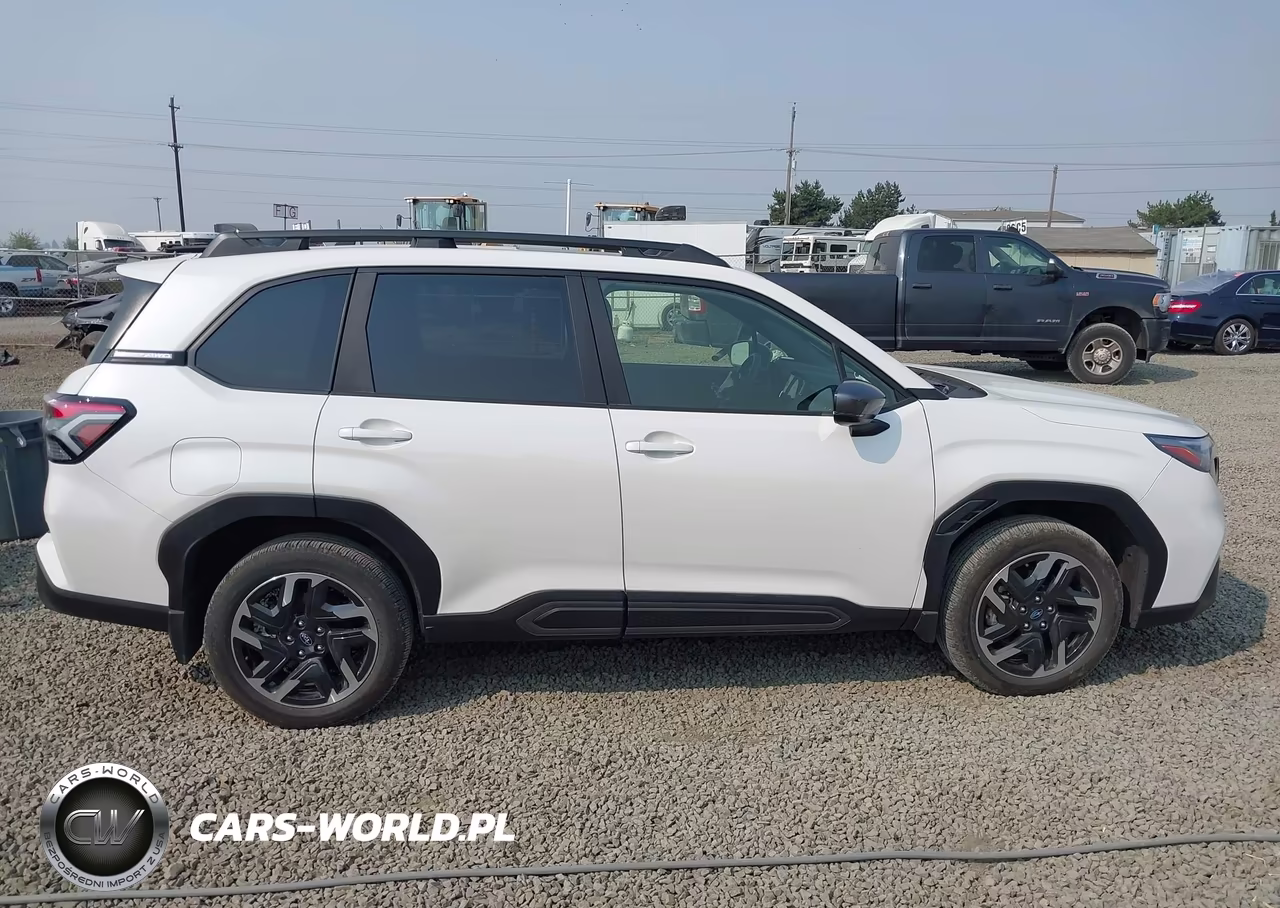 2025 Subaru Forester Limited VIN:JF2SLDRC8SH424150 - 13