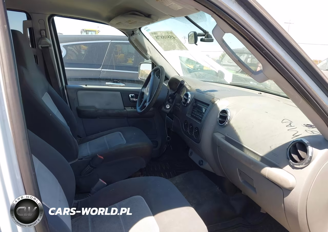 2005 Ford Expedition Xlt VIN:1FMPU155X5LA65212 - 5