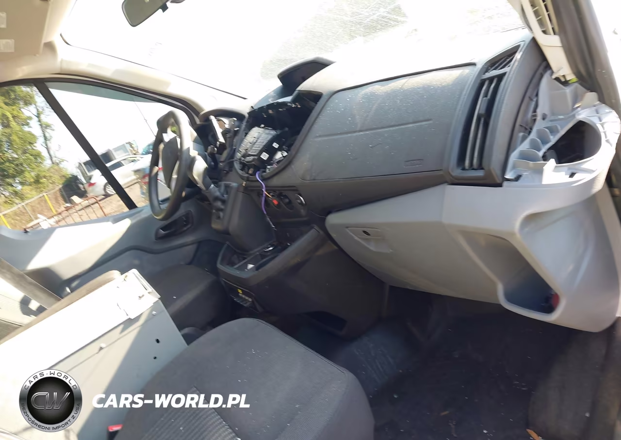 2019 Ford Transit-150 VIN:1FTYE1YM5KKB86790 - 5