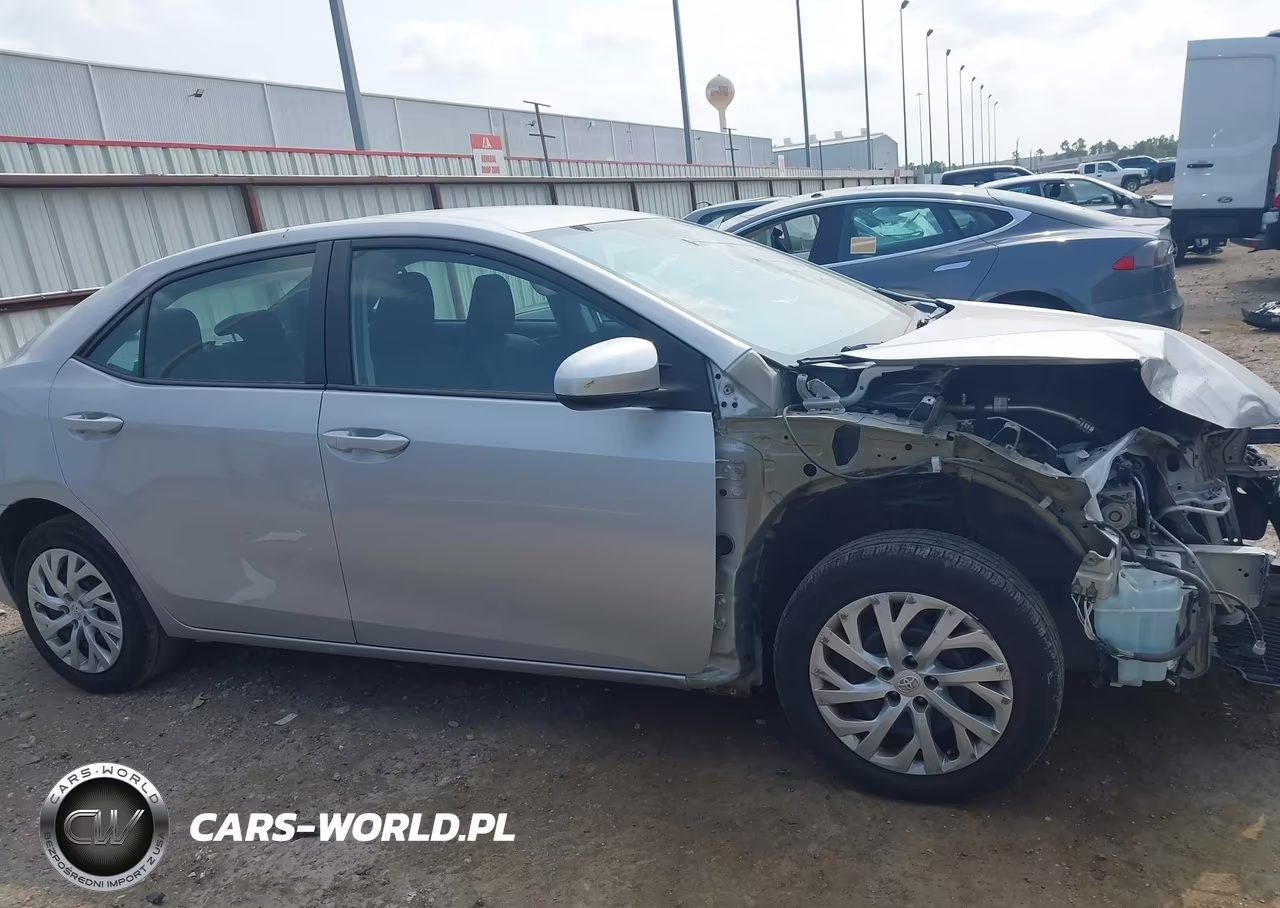 2018 Toyota Corolla Le VIN:2T1BURHE1JC969878 - 14