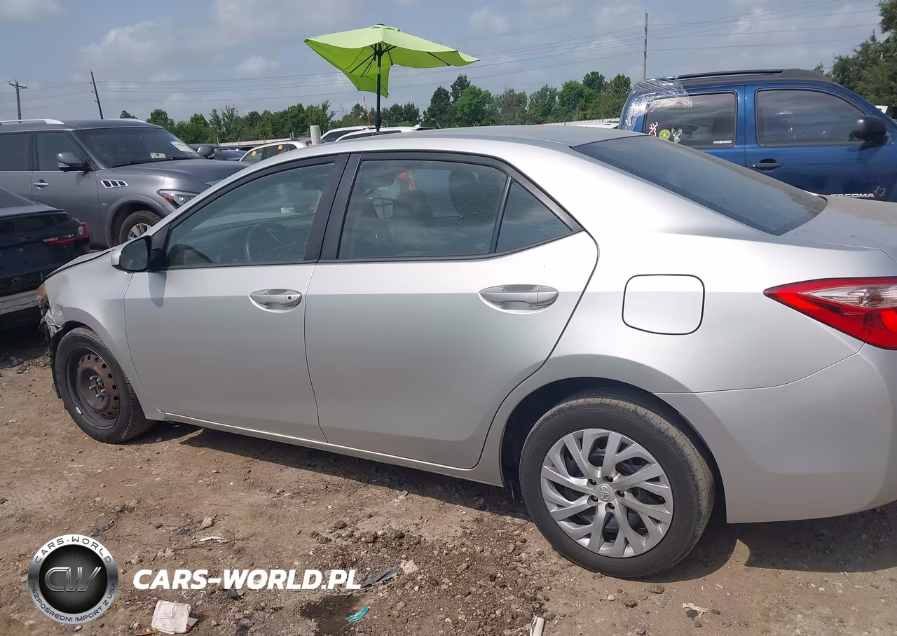 2018 Toyota Corolla Le VIN:2T1BURHE1JC969878 - 15
