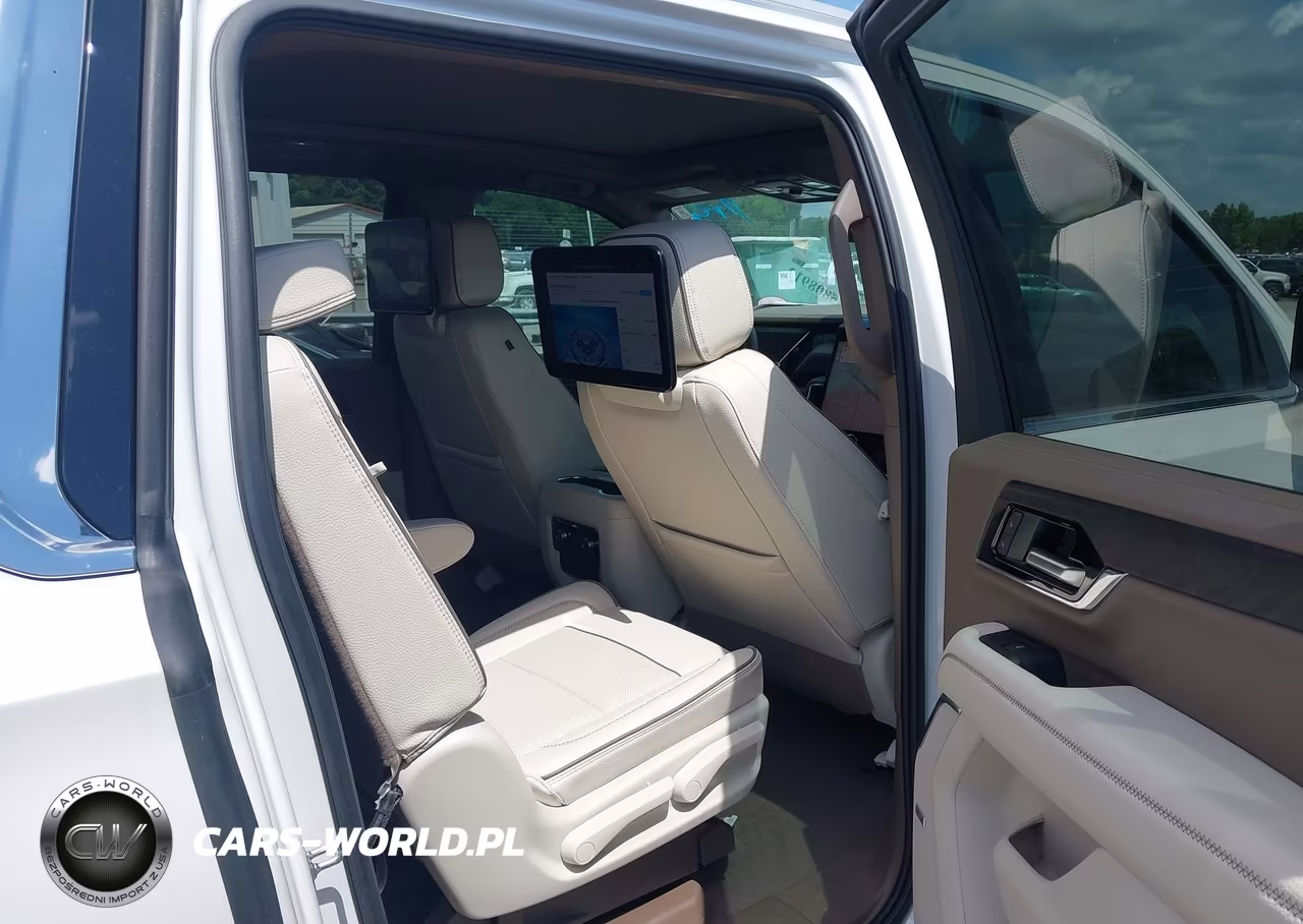2025 GMC Yukon Xl 4Wd Denali VIN:1GKS2JRLXSR240245 - 8