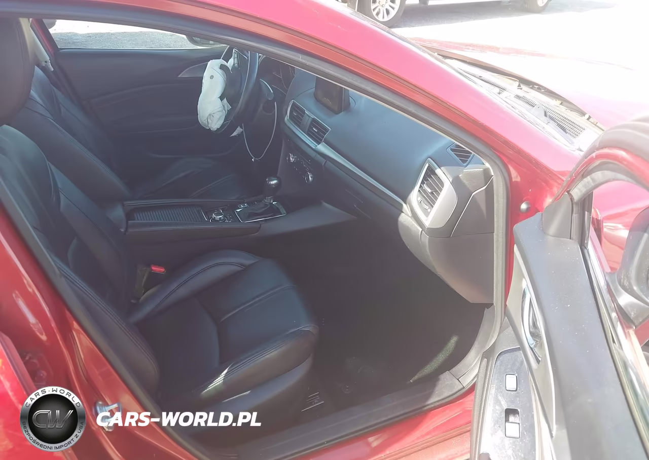 2018 Mazda Mazda3 Touring VIN:3MZBN1V39JM209042 - 5