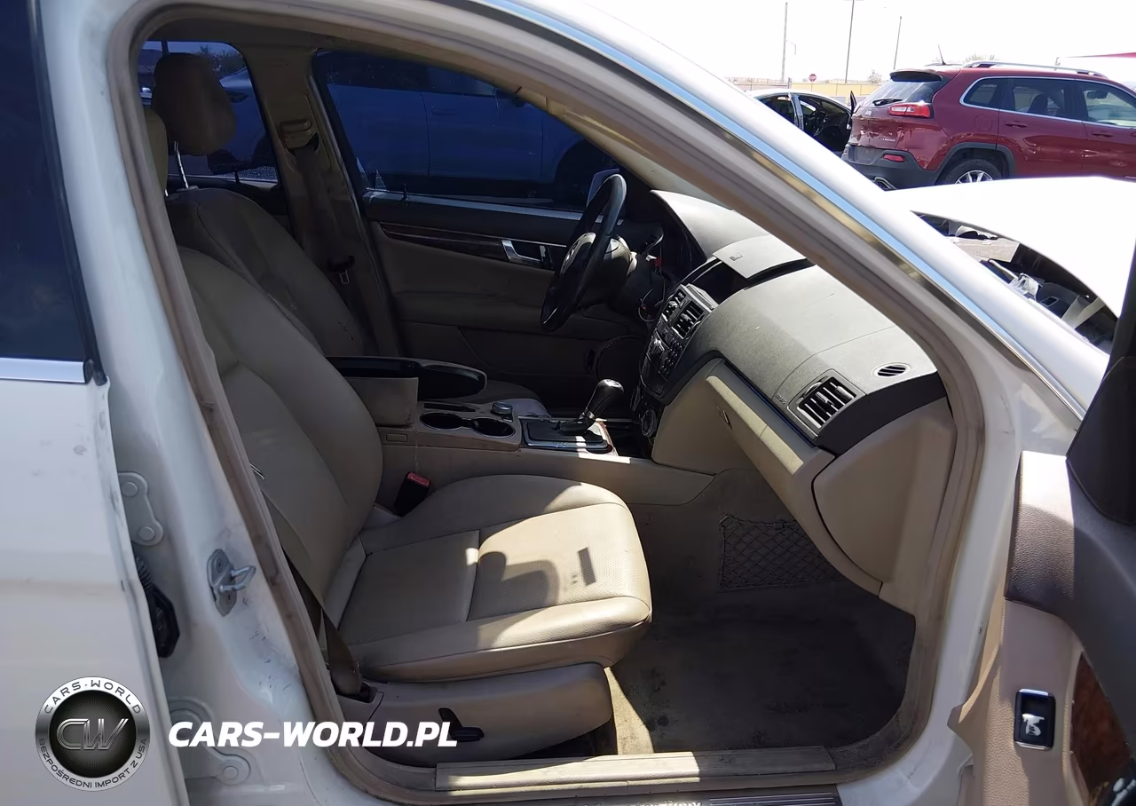 2010 Mercedes-Benz C 300 Luxury-Sport VIN:WDDGF5EB3AR119846 - 5