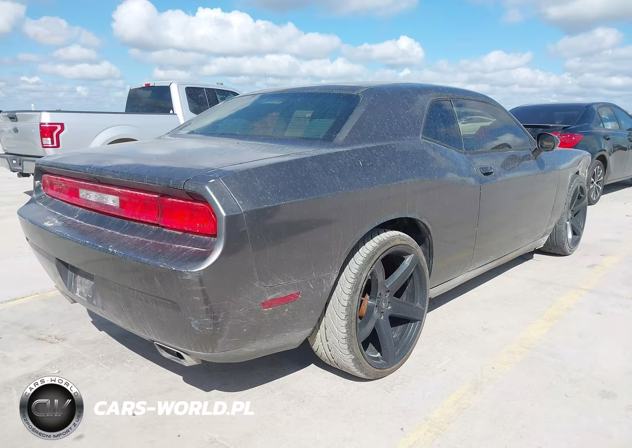 2013 Dodge Challenger Sxt VIN:2C3CDYAG8DH607734 - 4