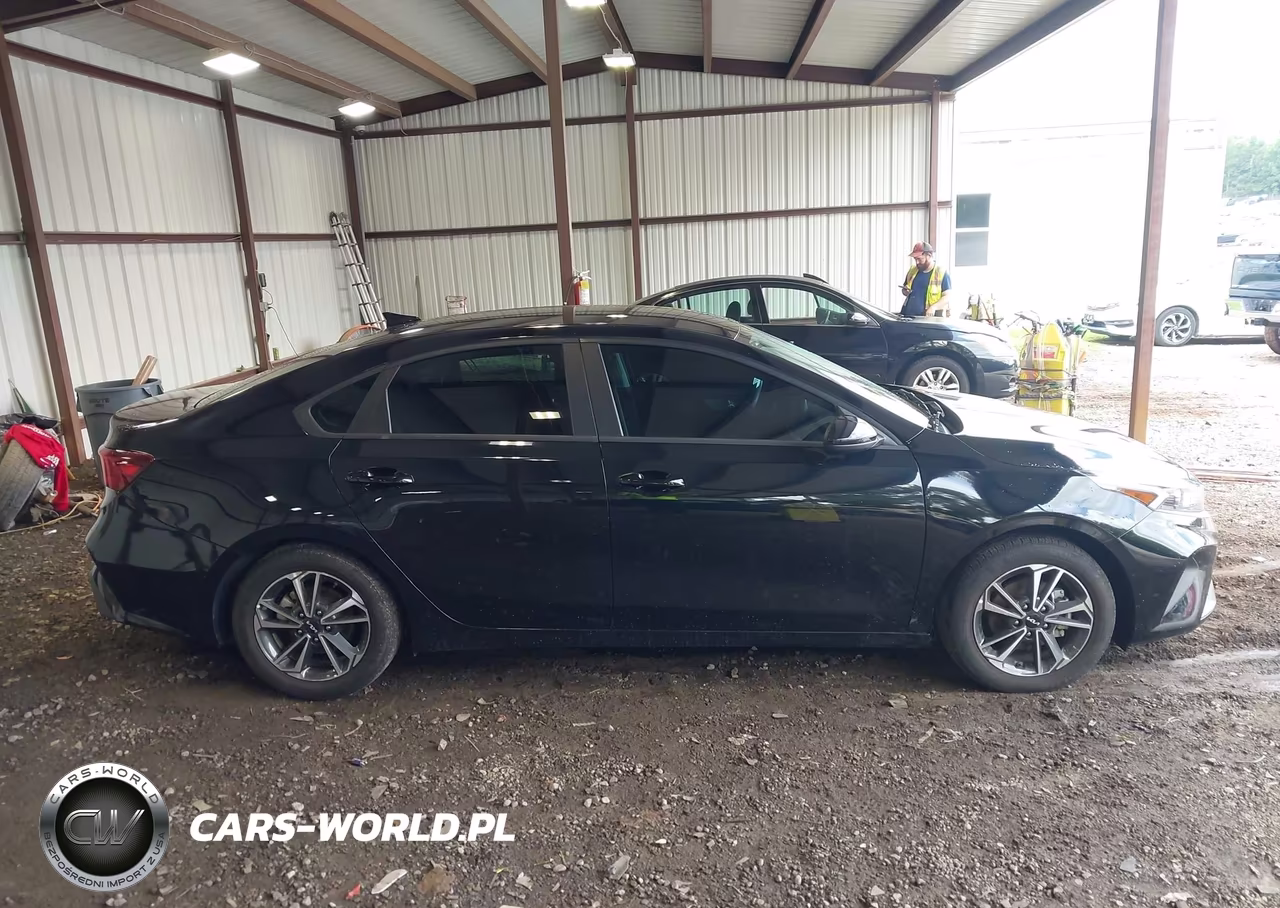 2024 Kia Forte Lxs VIN:3KPF24AD0RE753948 - 14