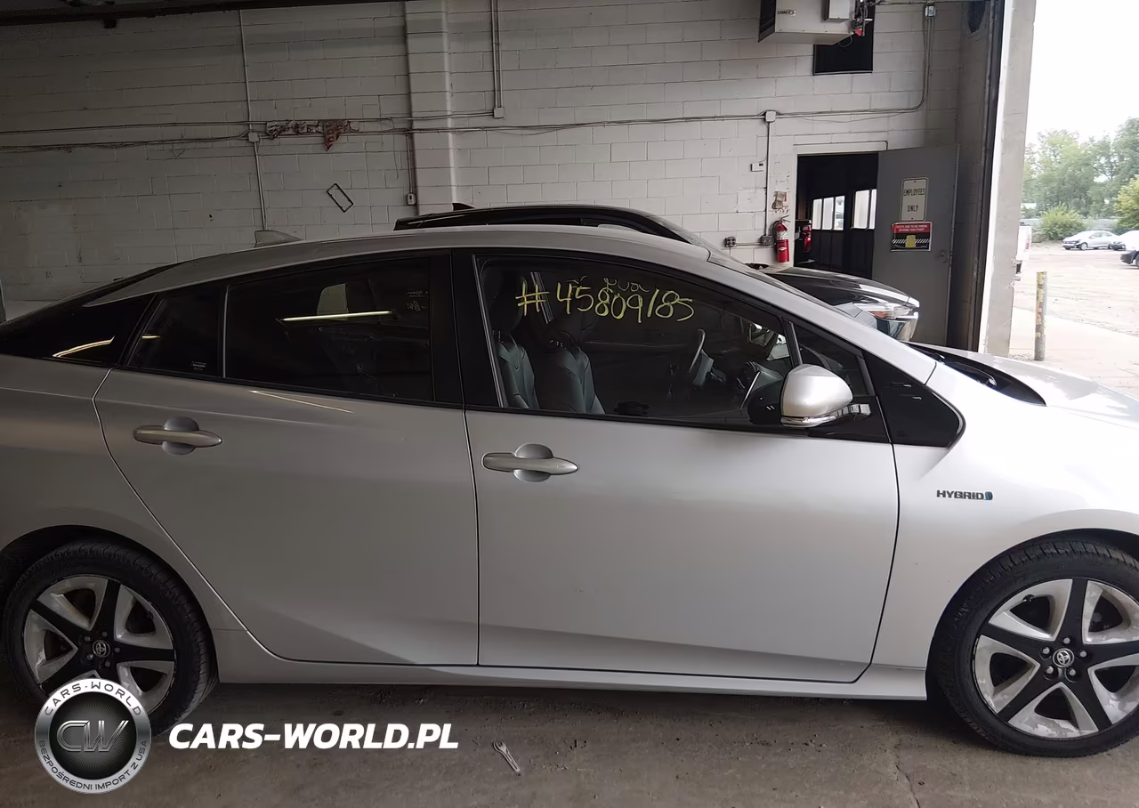 2016 Toyota Prius Four Touring VIN:JTDKARFU0G3021766 - 13