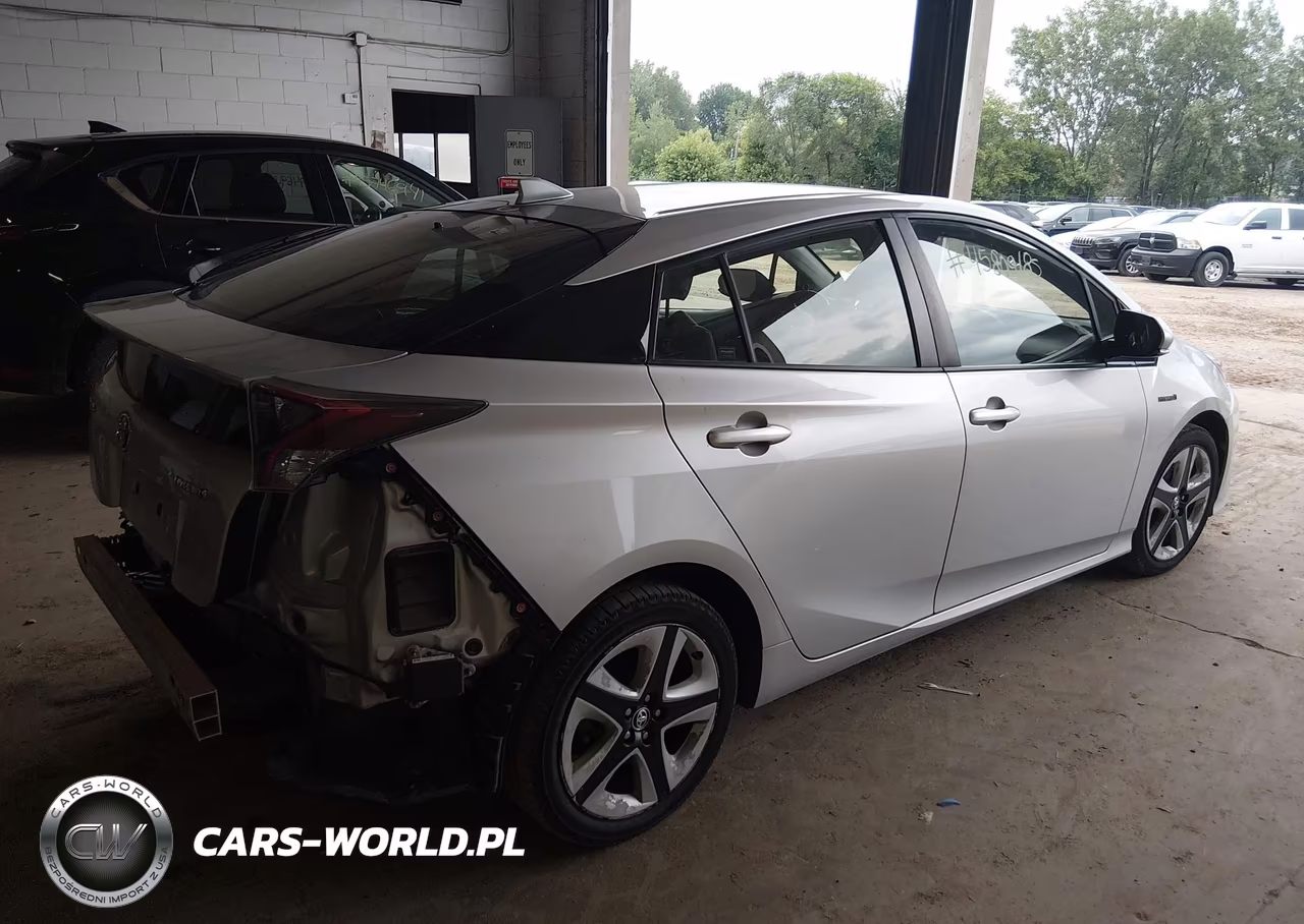 2016 Toyota Prius Four Touring VIN:JTDKARFU0G3021766 - 4