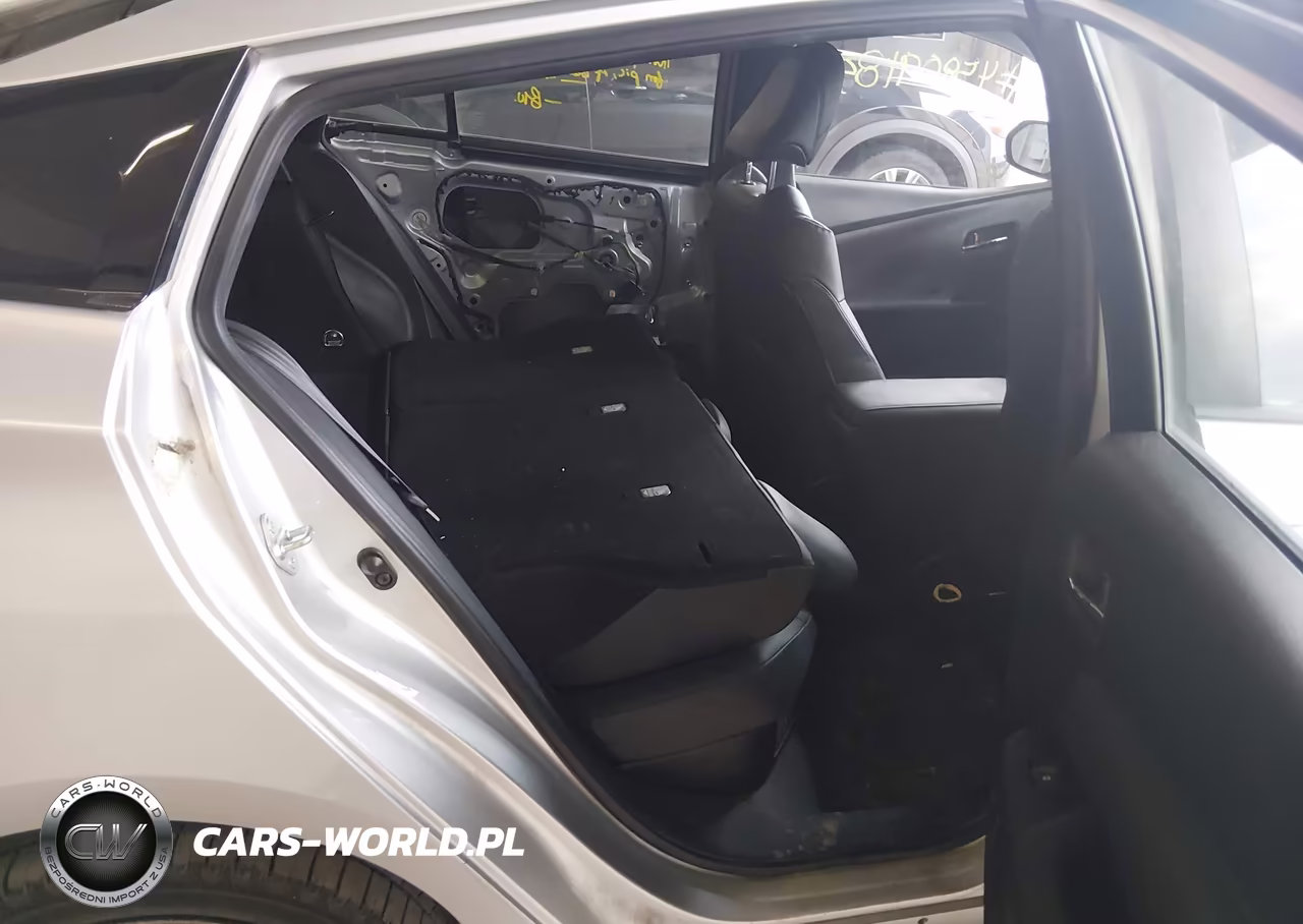 2016 Toyota Prius Four Touring VIN:JTDKARFU0G3021766 - 8