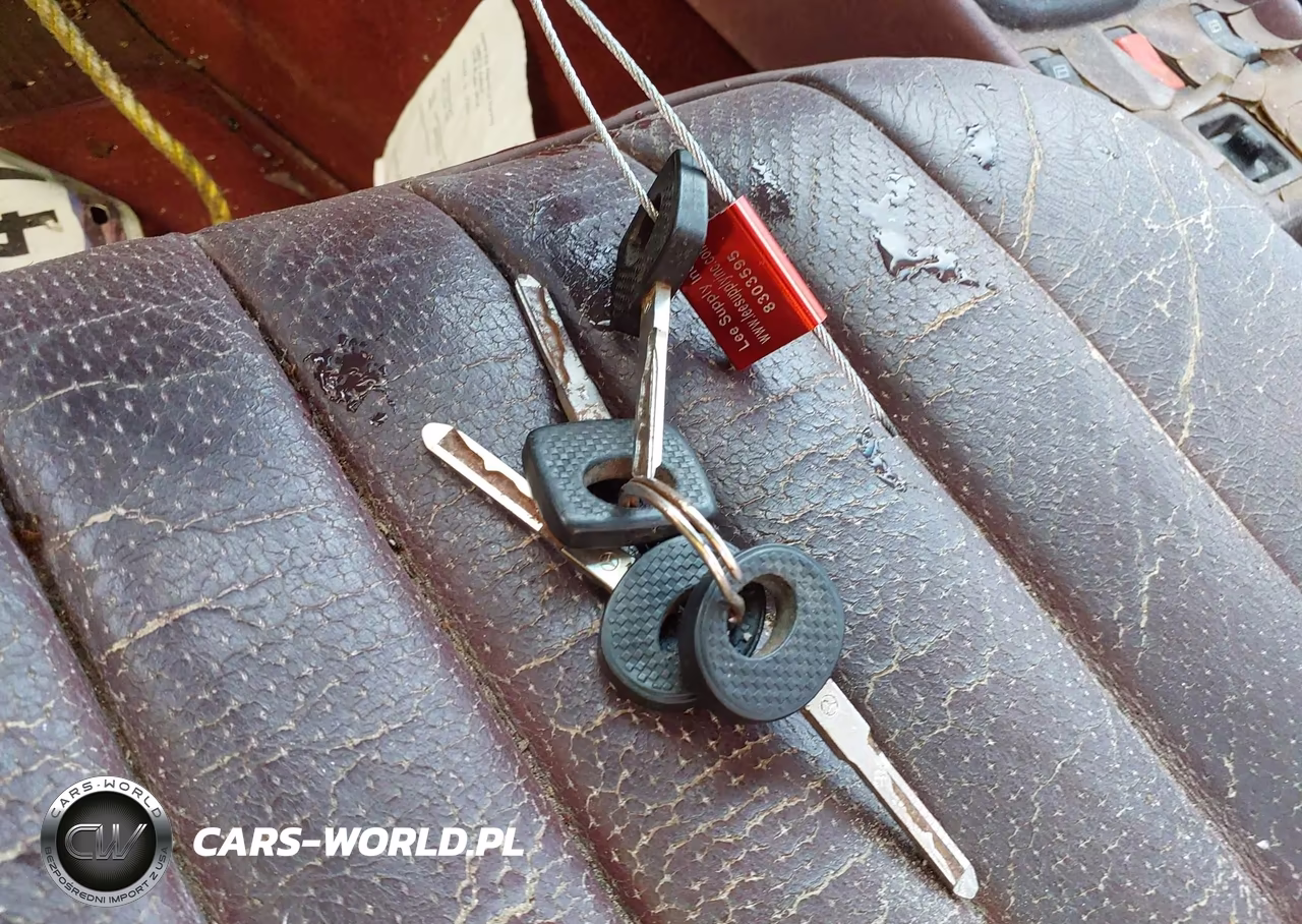 1983 Mercedes-Benz 380 Sl VIN:WDBBA45C6FA017161 - 11