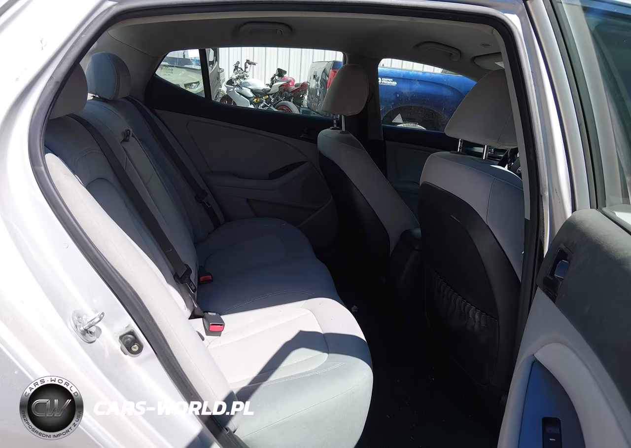 2011 Kia Optima Lx VIN:KNAGM4A79B5067236 - 8