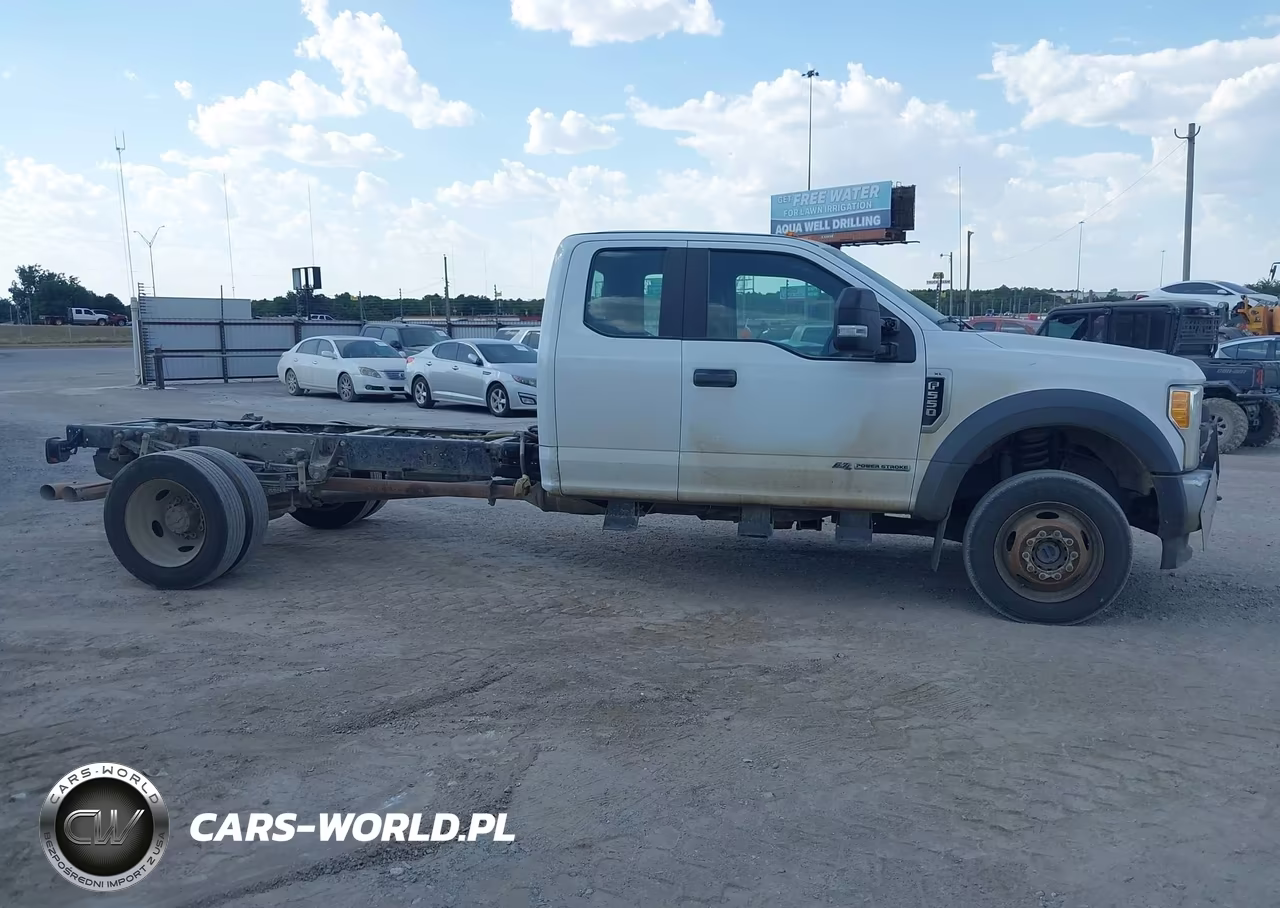 2017 Ford F-550 Chassis Xl VIN:1FD0X5HTXHEC64148 - 13