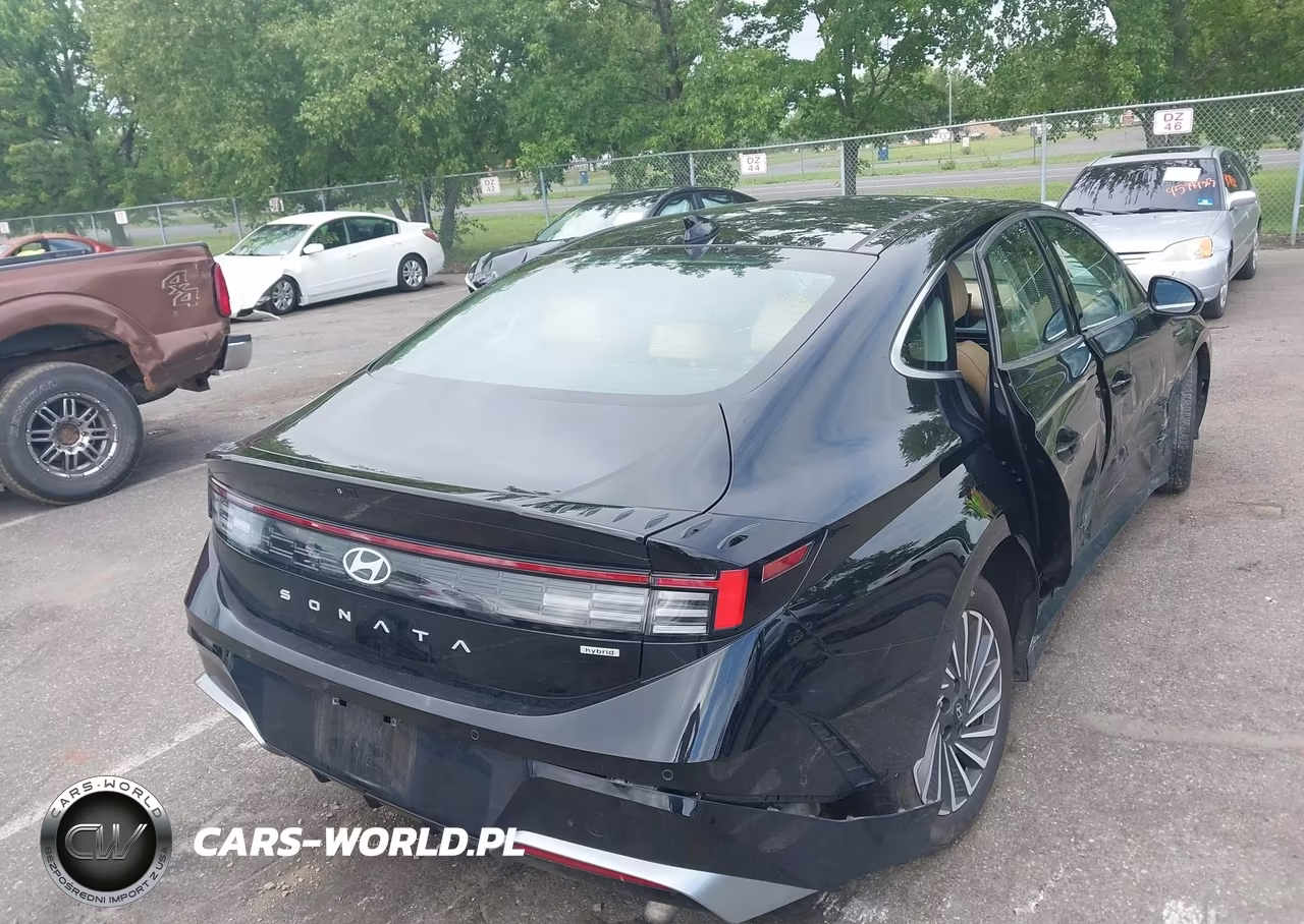 2024 Hyundai Sonata Hybrid Limited VIN:KMHL54JJ0RA094753 - 4