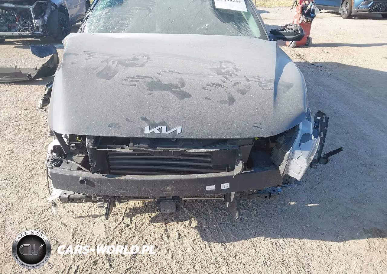 2025 Kia K4 Lxs VIN:3KPFT4DE4SE084722 - 13