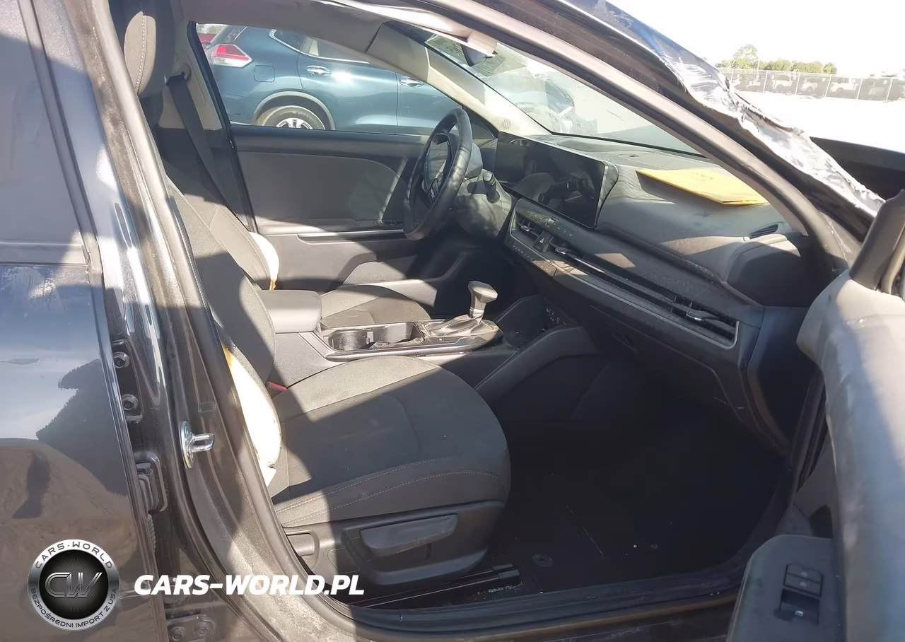 2025 Kia K4 Lxs VIN:3KPFT4DE4SE084722 - 5