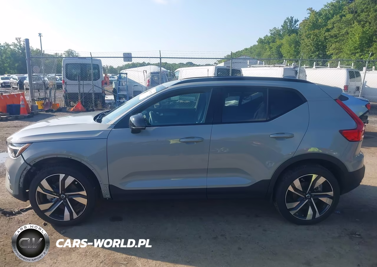2025 Volvo Xc40 B5 Plus Dark Theme VIN:YV4L12UC0S2609331 - 15