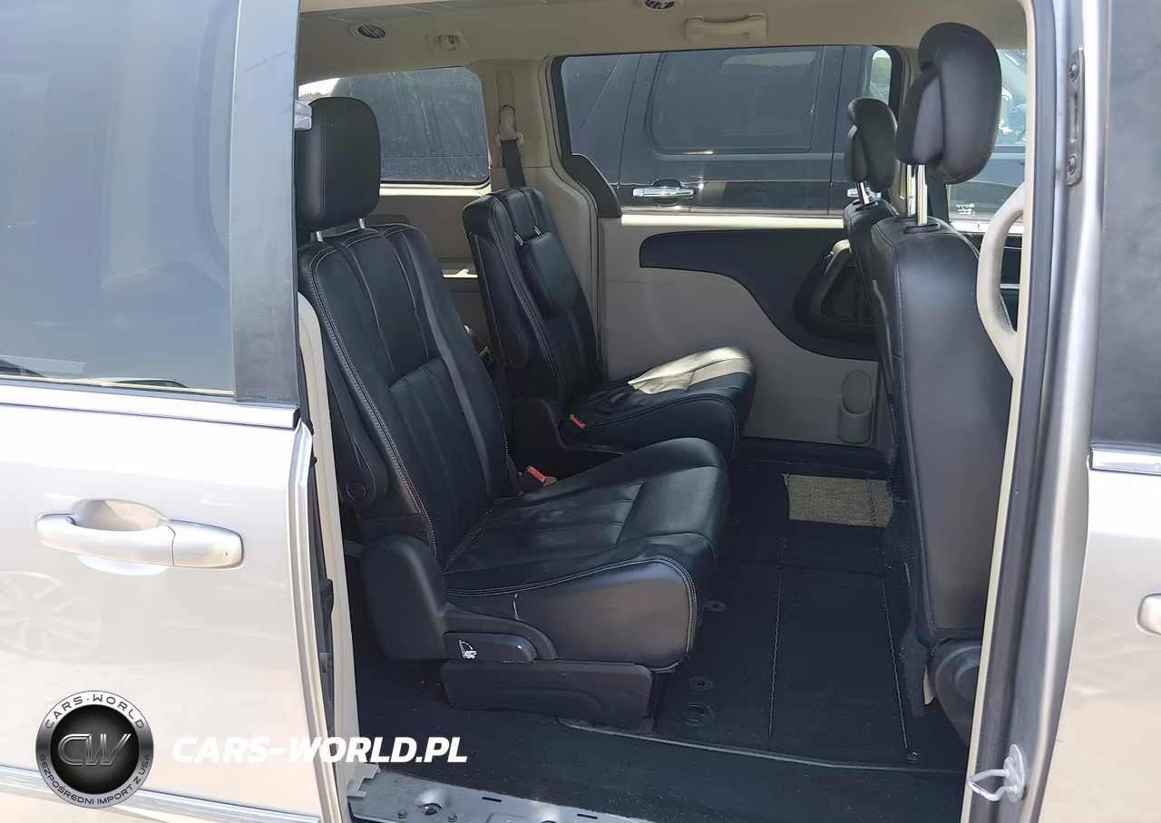 2013 Chrysler Town & Country Touring VIN:2C4RC1BG2DR711970 - 8