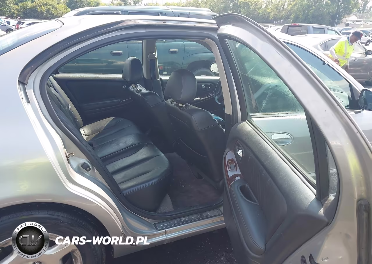 2000 Infiniti I30 Luxury-Touring VIN:JNKCA31AXYT201979 - 8