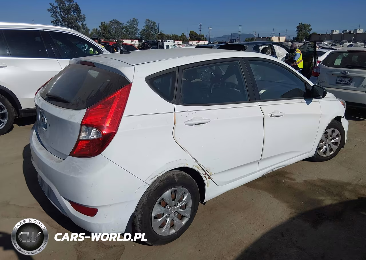 2015 Hyundai Accent Gs VIN:KMHCT5AE8FU215621 - 4