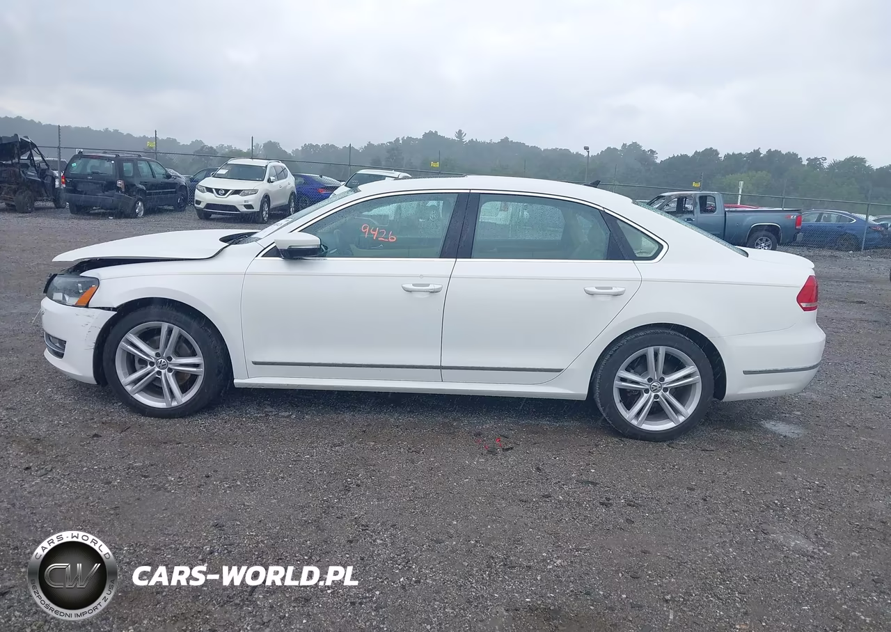 2015 Volkswagen Passat 2.0L Tdi Sel Premium VIN:1VWCV7A34FC010079 - 14