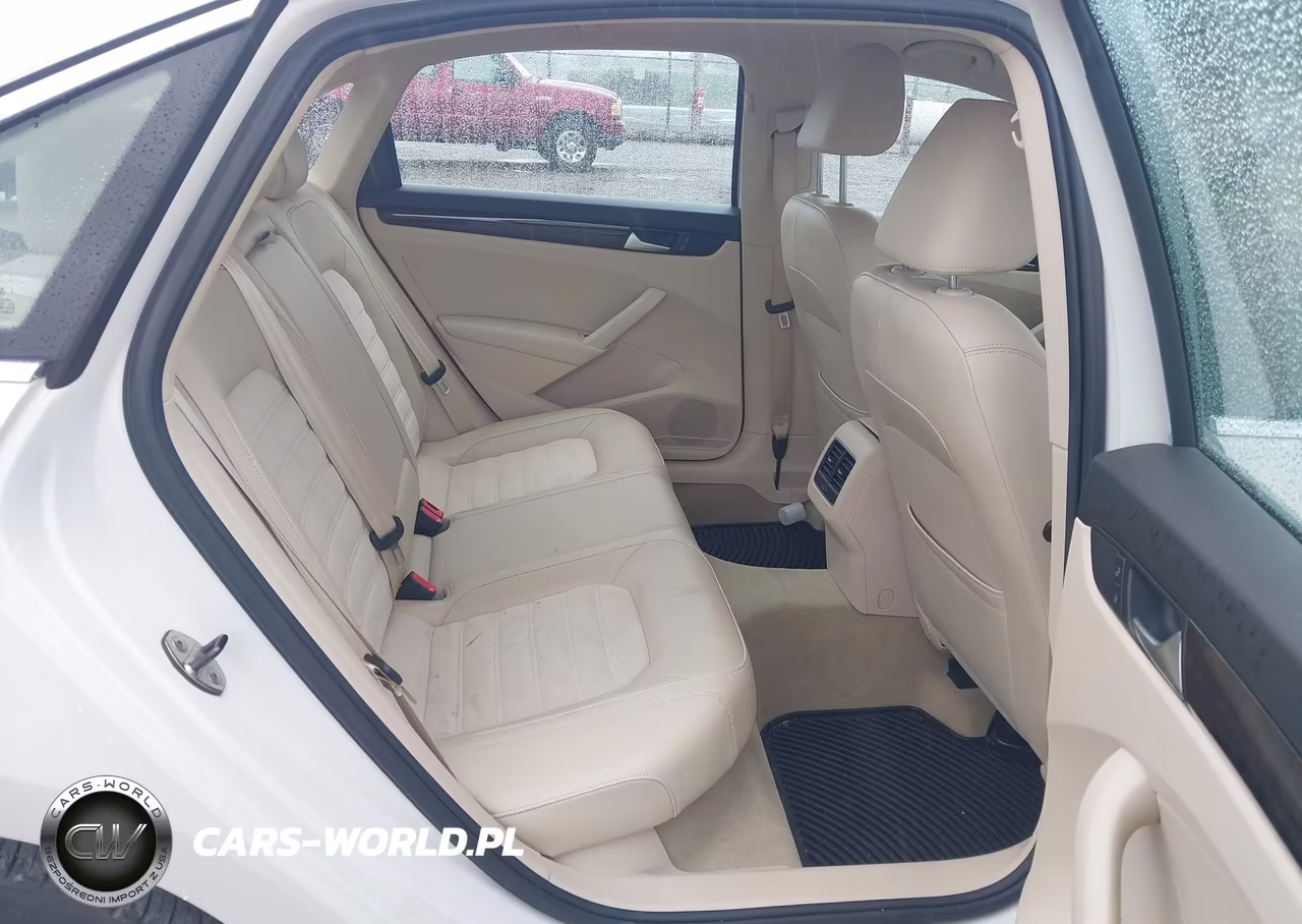 2015 Volkswagen Passat 2.0L Tdi Sel Premium VIN:1VWCV7A34FC010079 - 8