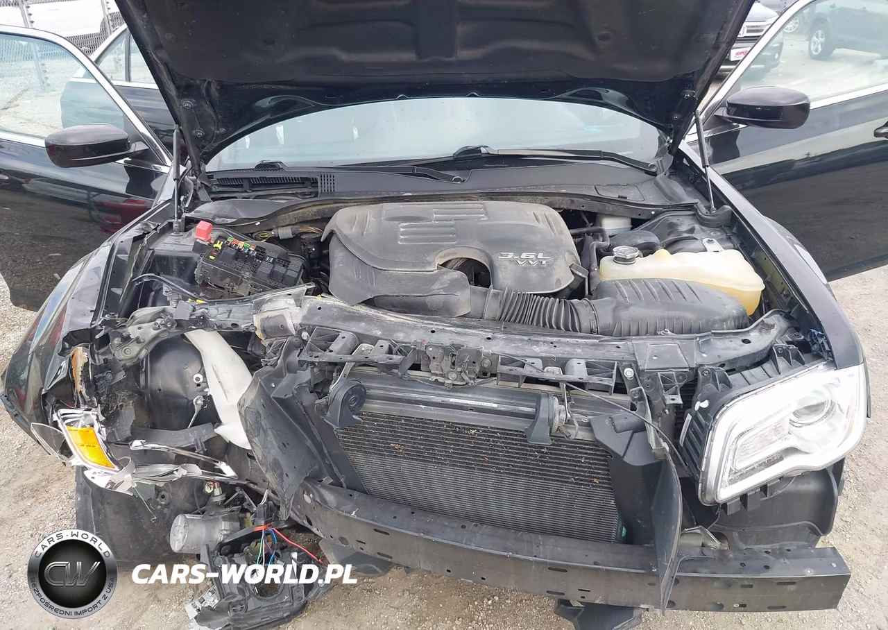 2014 Chrysler 300 VIN:2C3CCARG0EH328066 - 10