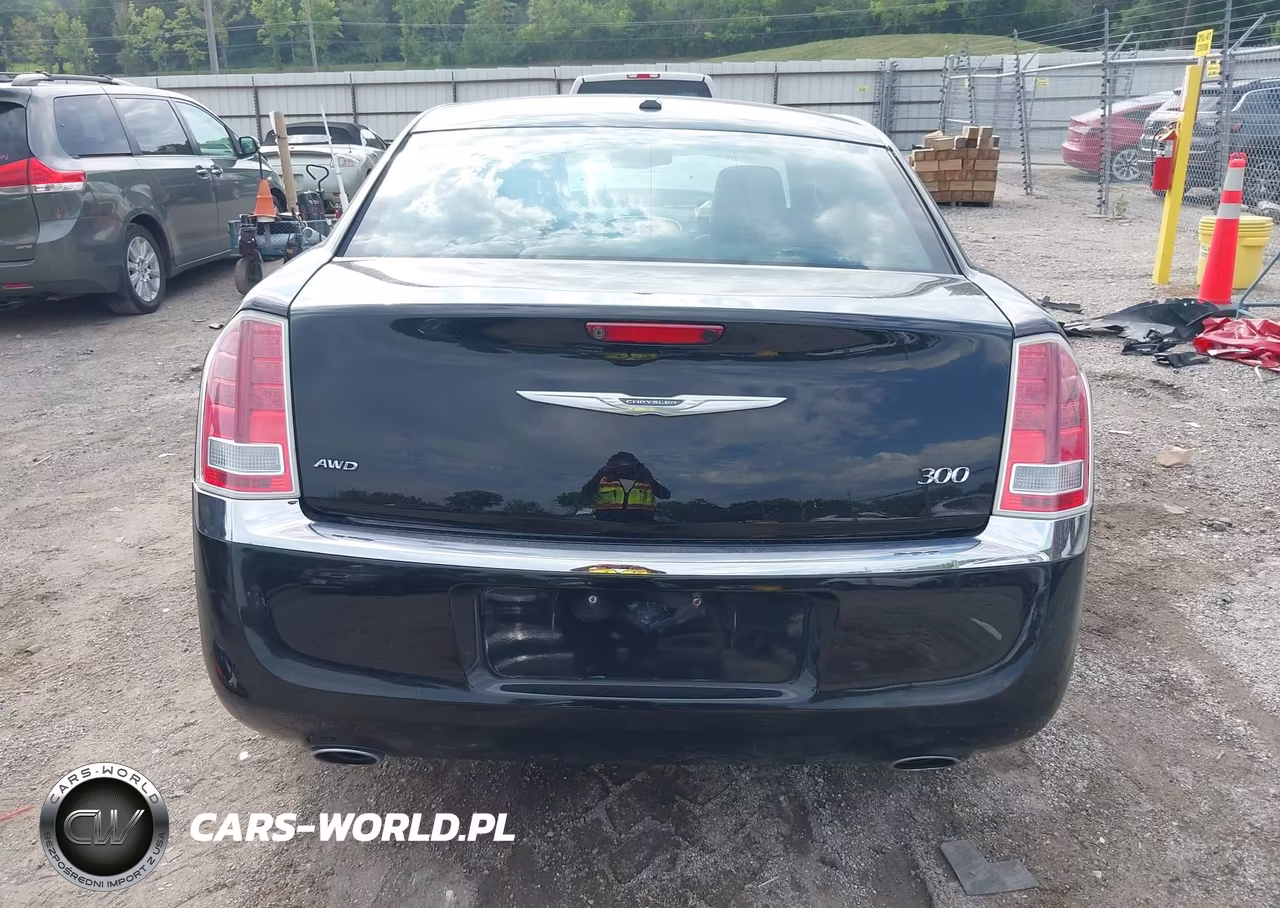 2014 Chrysler 300 VIN:2C3CCARG0EH328066 - 17