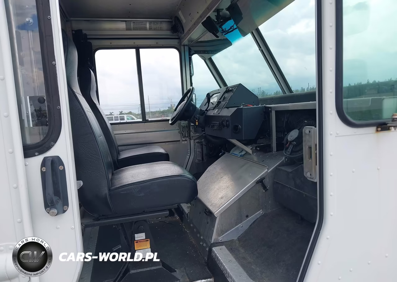 2019 Ford E-350 Stripped VIN:1FC3E3K64KDC00389 - 5