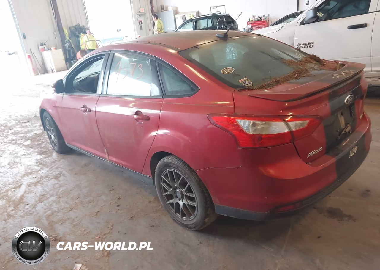 2012 Ford Focus Se VIN:1FAHP3F24CL311965 - 3