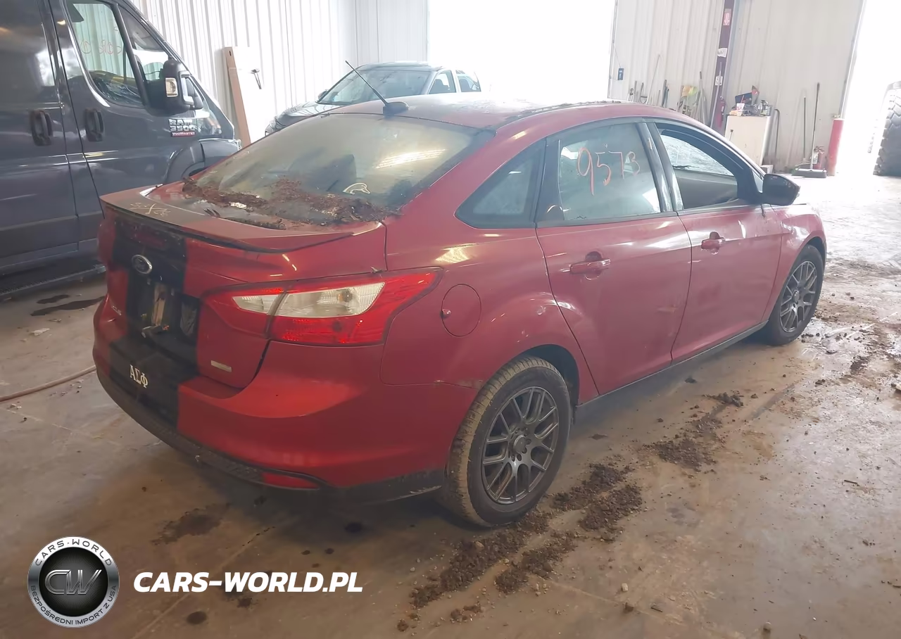 2012 Ford Focus Se VIN:1FAHP3F24CL311965 - 4