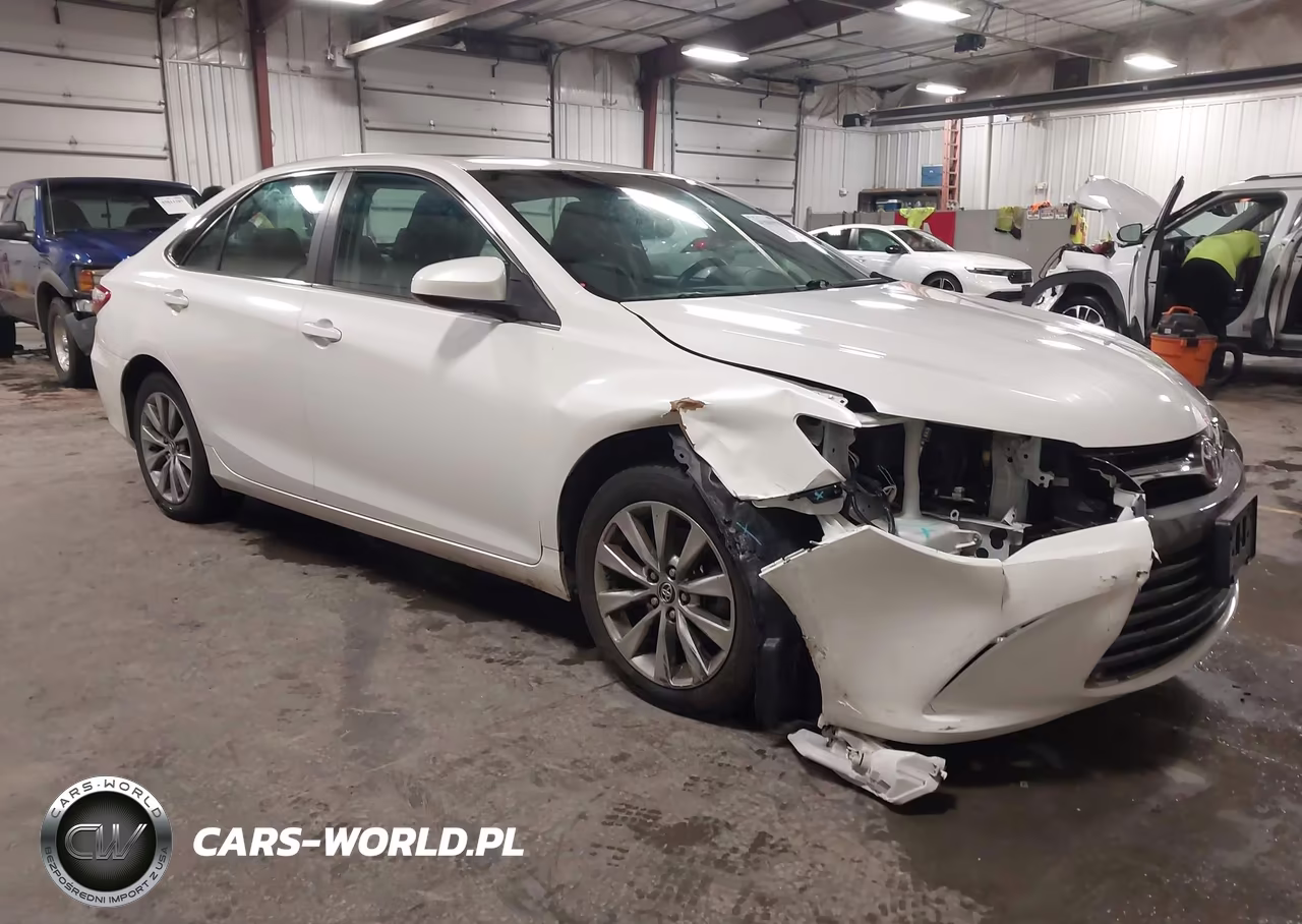 2015 Toyota Camry Xle – zdjęcie 1 z 18