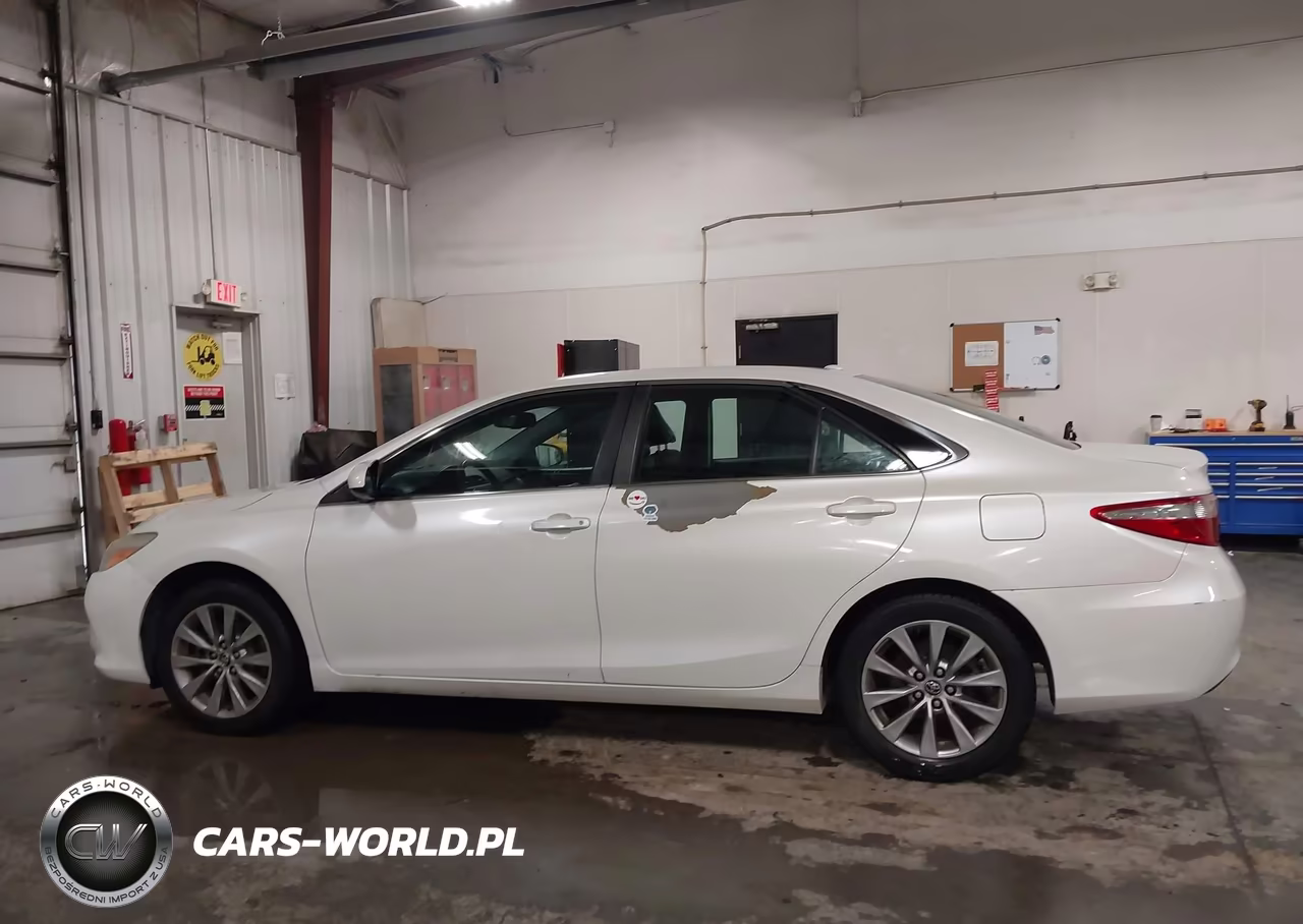 2015 Toyota Camry Xle VIN:4T1BF1FK8FU985506 - 14