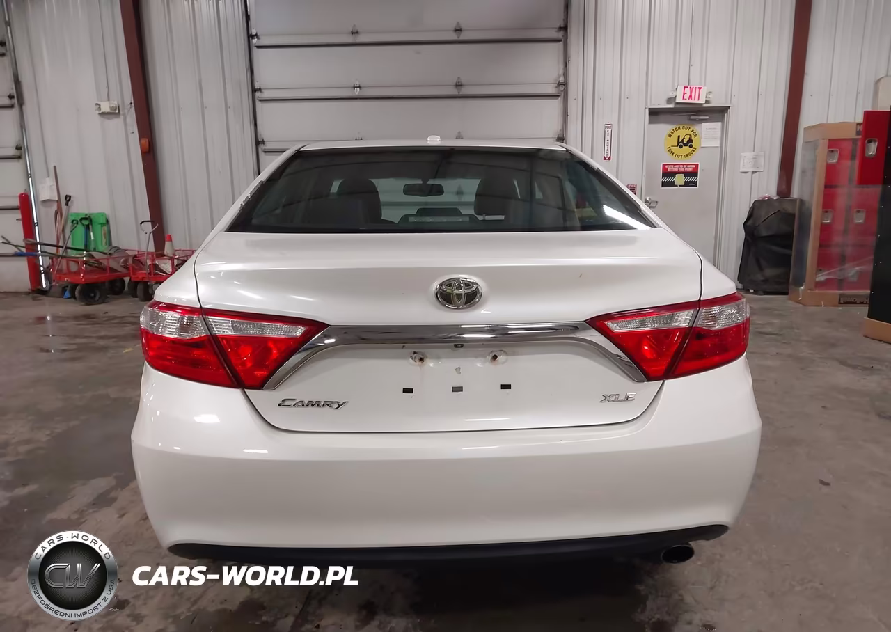 2015 Toyota Camry Xle VIN:4T1BF1FK8FU985506 - 16