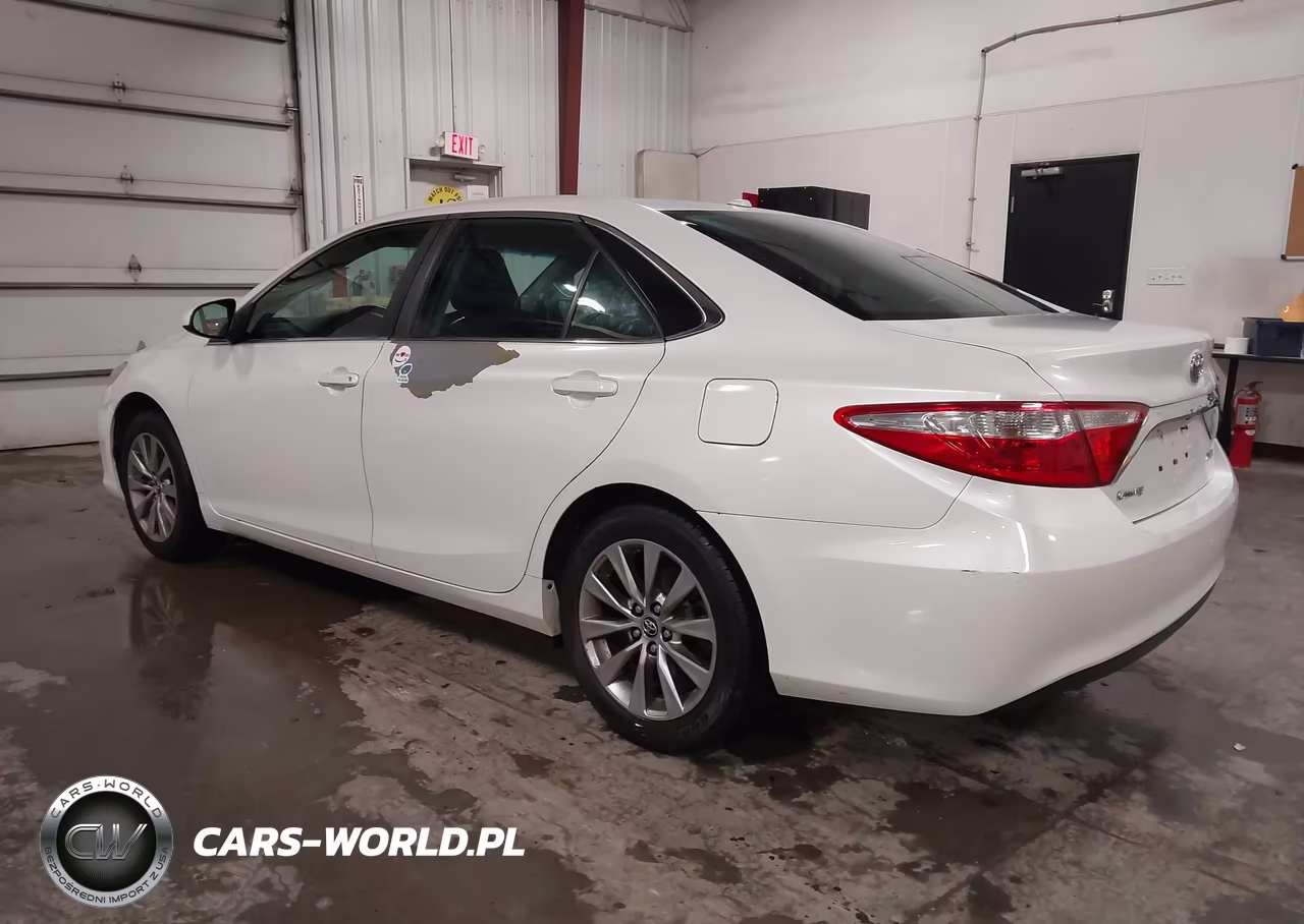 2015 Toyota Camry Xle VIN:4T1BF1FK8FU985506 - 3