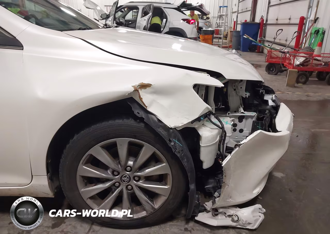 2015 Toyota Camry Xle VIN:4T1BF1FK8FU985506 - 6