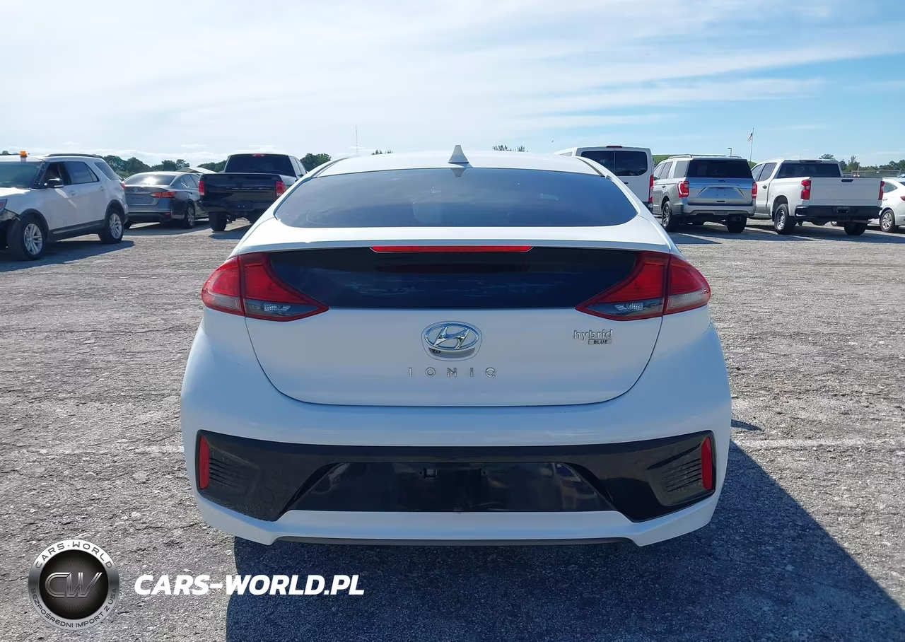 2018 Hyundai Ioniq Hybrid Blue VIN:KMHC65LC5JU100437 - 16