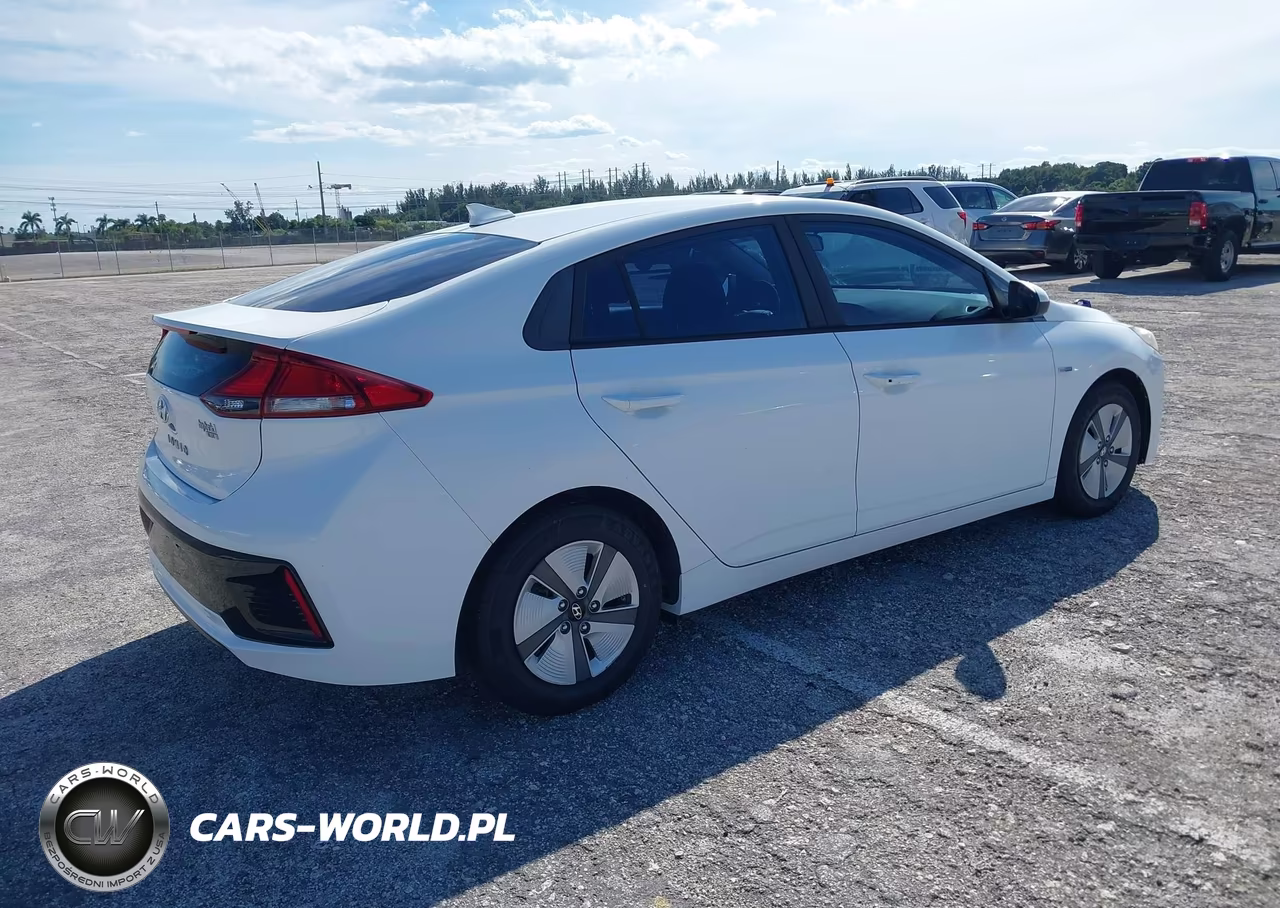 2018 Hyundai Ioniq Hybrid Blue VIN:KMHC65LC5JU100437 - 4