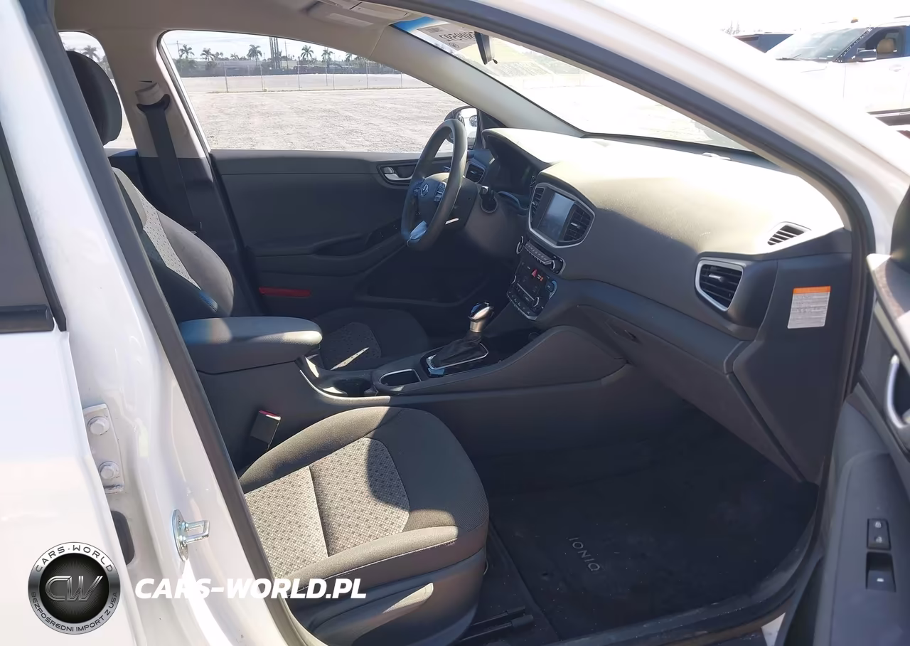 2018 Hyundai Ioniq Hybrid Blue VIN:KMHC65LC5JU100437 - 5