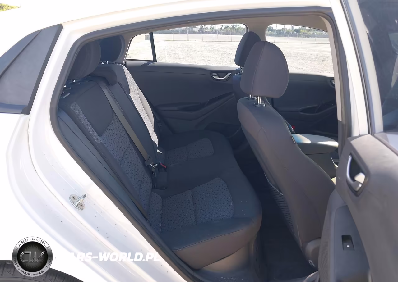 2018 Hyundai Ioniq Hybrid Blue VIN:KMHC65LC5JU100437 - 8