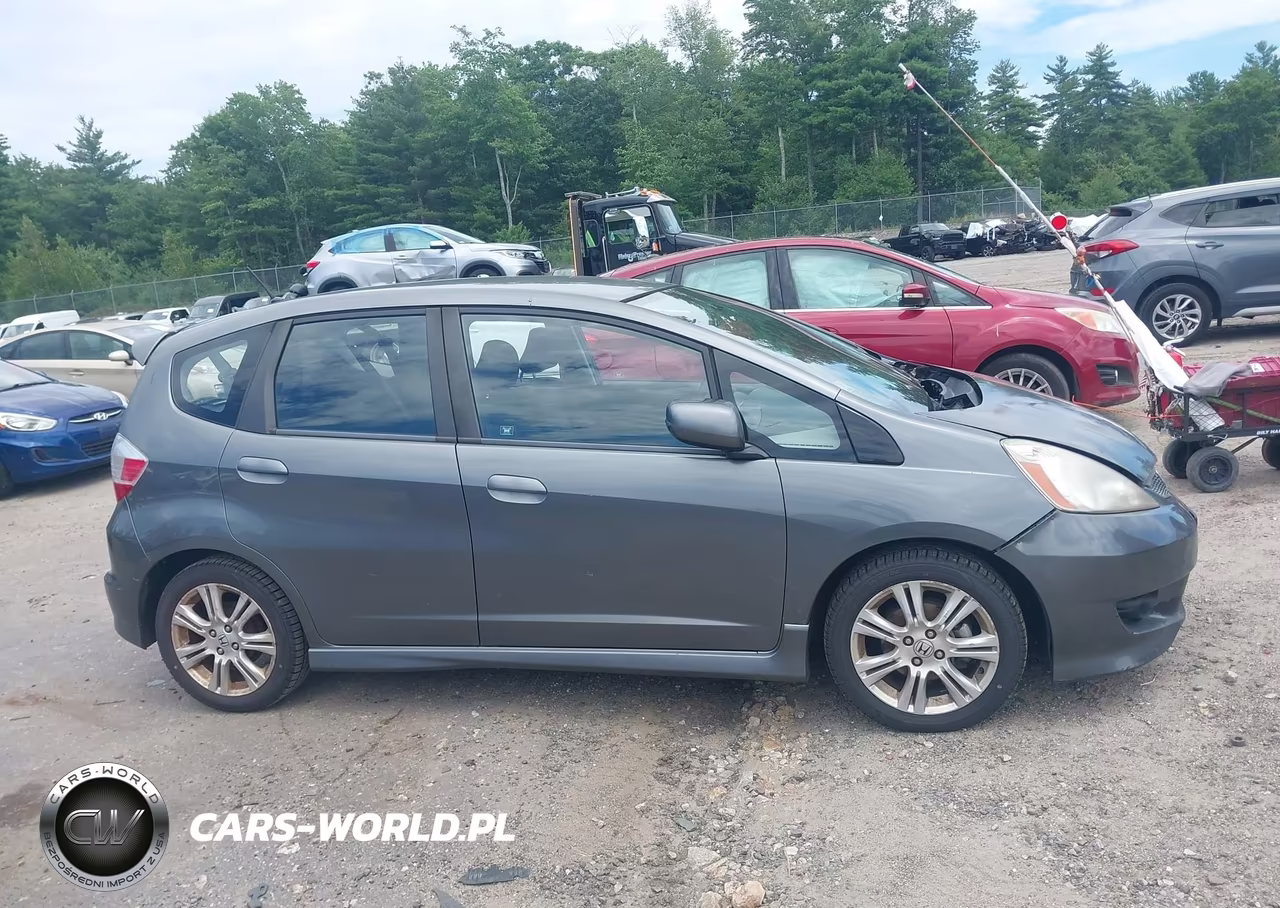 2011 Honda Fit Sport VIN:JHMGE8H53BC009659 - 13