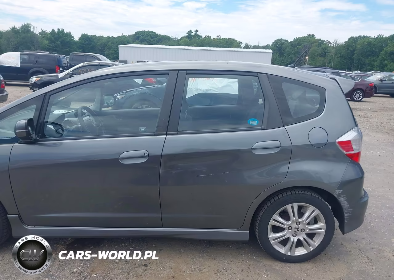 2011 Honda Fit Sport VIN:JHMGE8H53BC009659 - 17