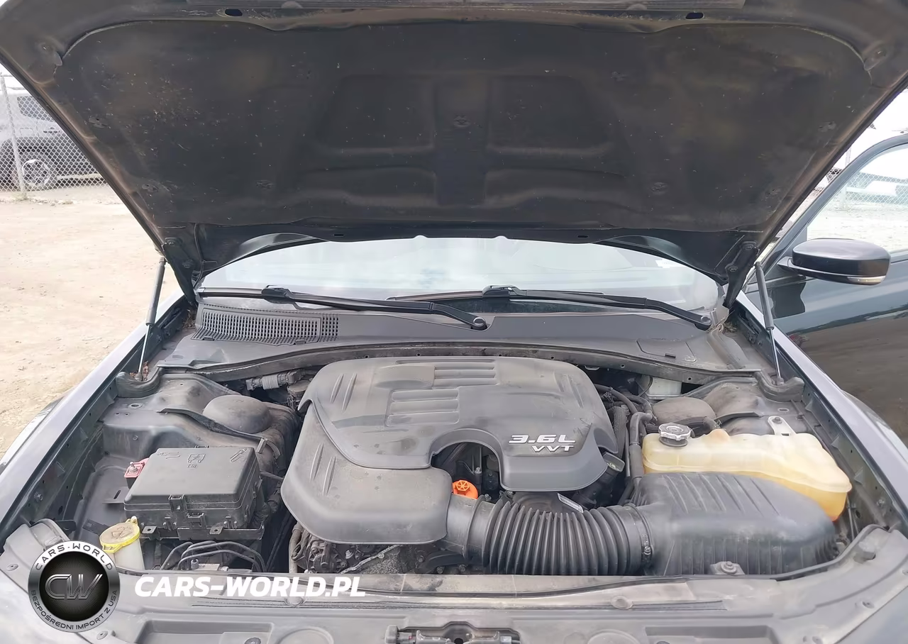 2019 Chrysler 300 300S VIN:2C3CCABG7KH590883 - 10