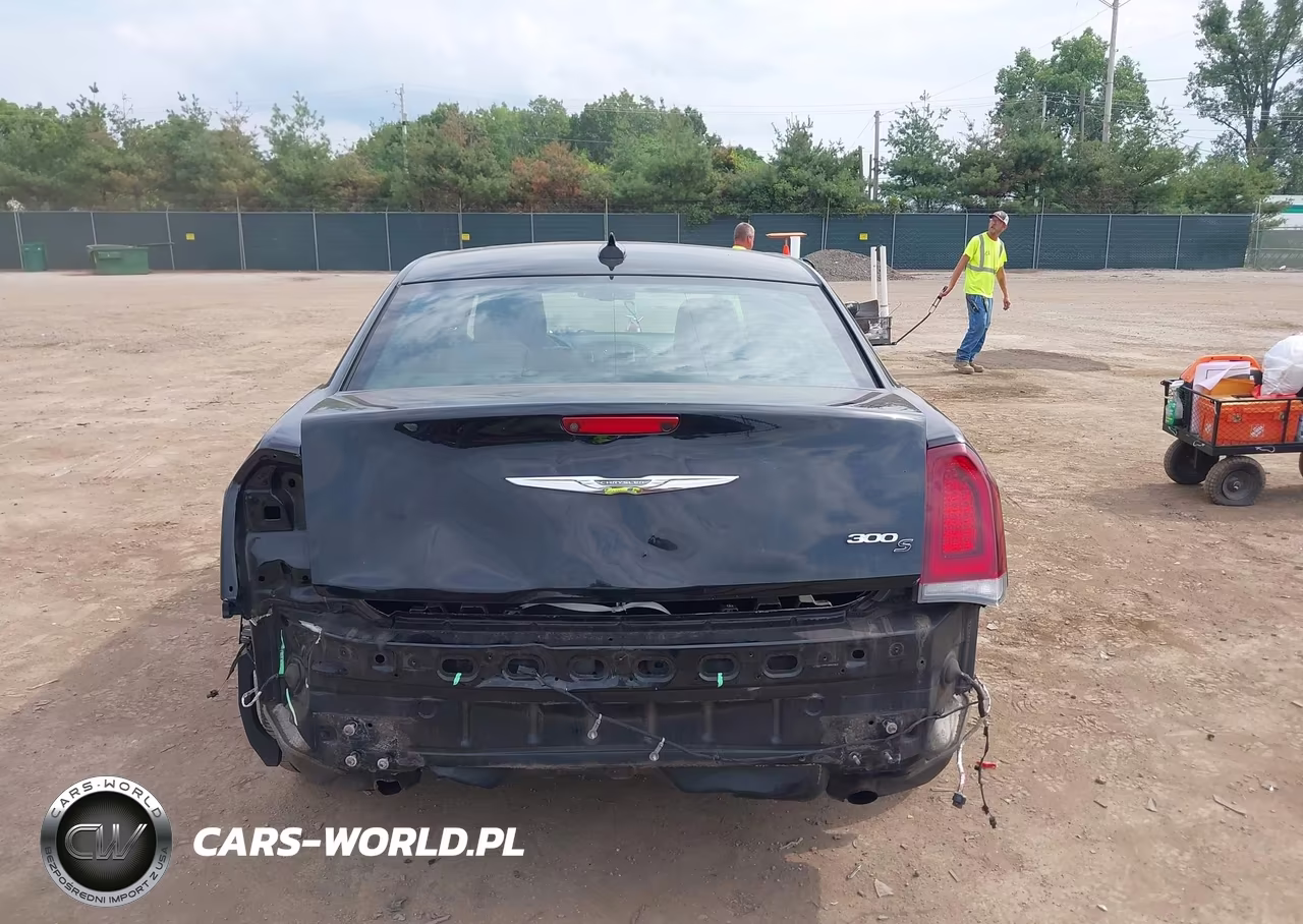 2019 Chrysler 300 300S VIN:2C3CCABG7KH590883 - 17