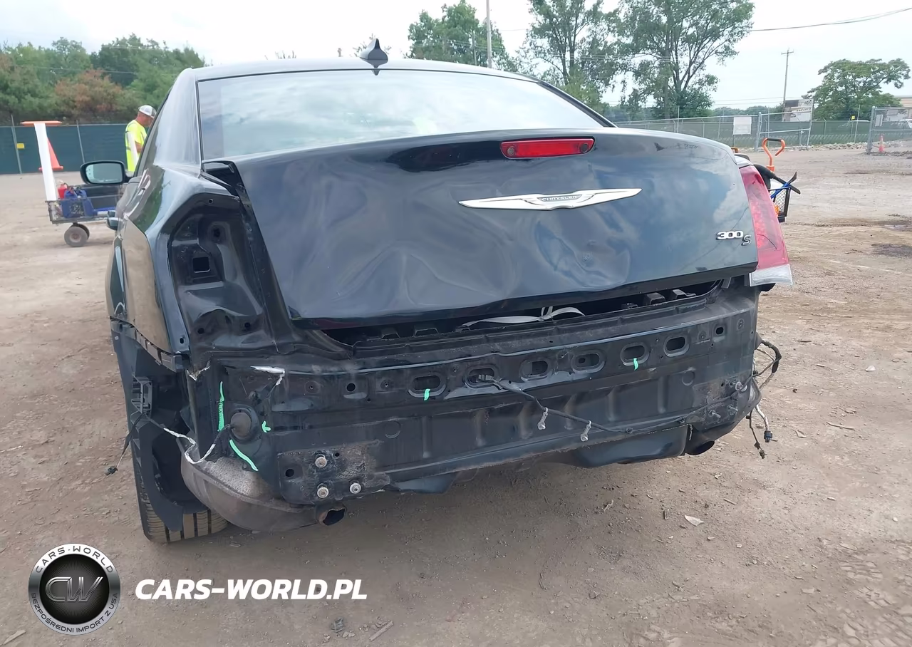2019 Chrysler 300 300S VIN:2C3CCABG7KH590883 - 6