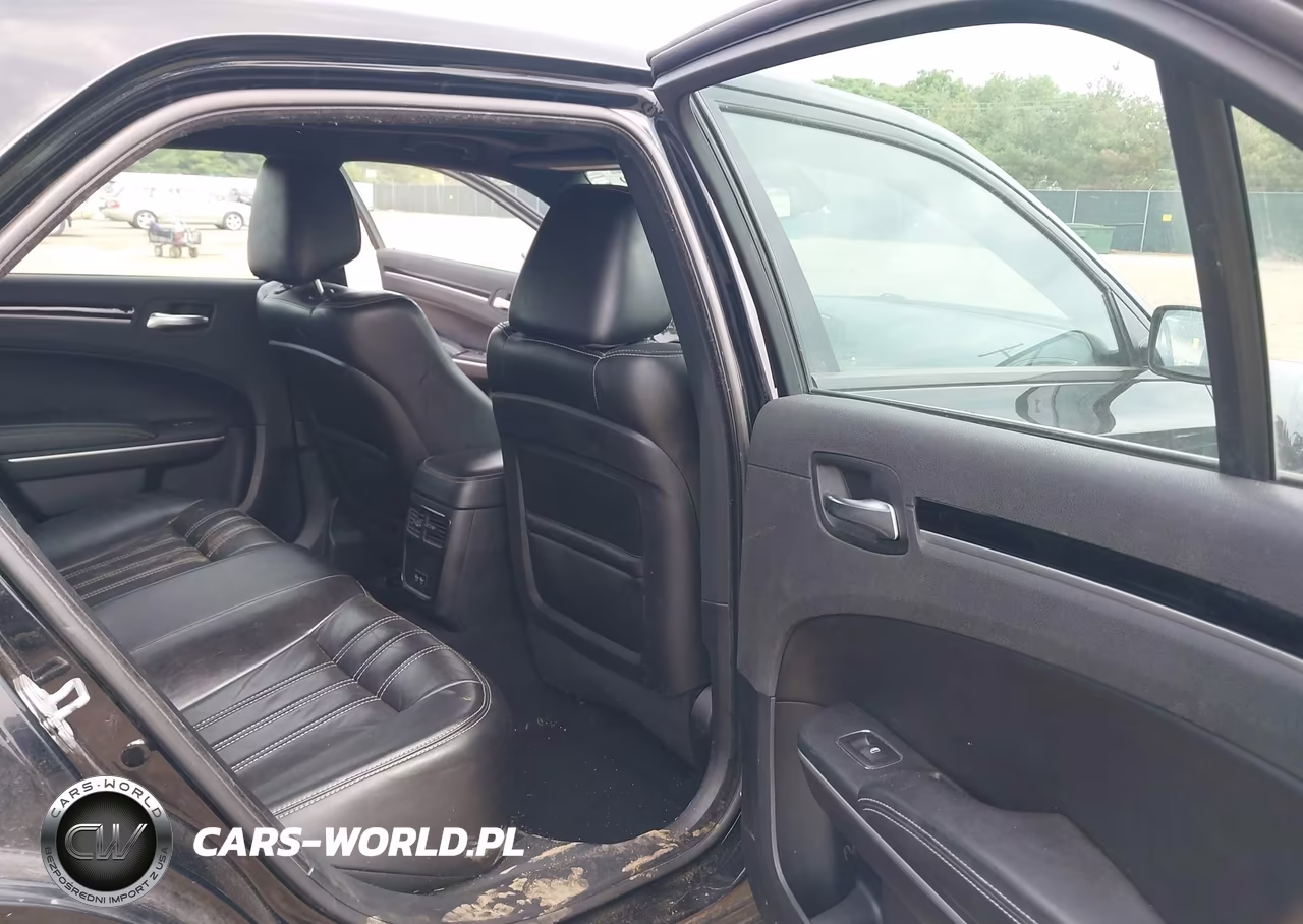 2019 Chrysler 300 300S VIN:2C3CCABG7KH590883 - 8