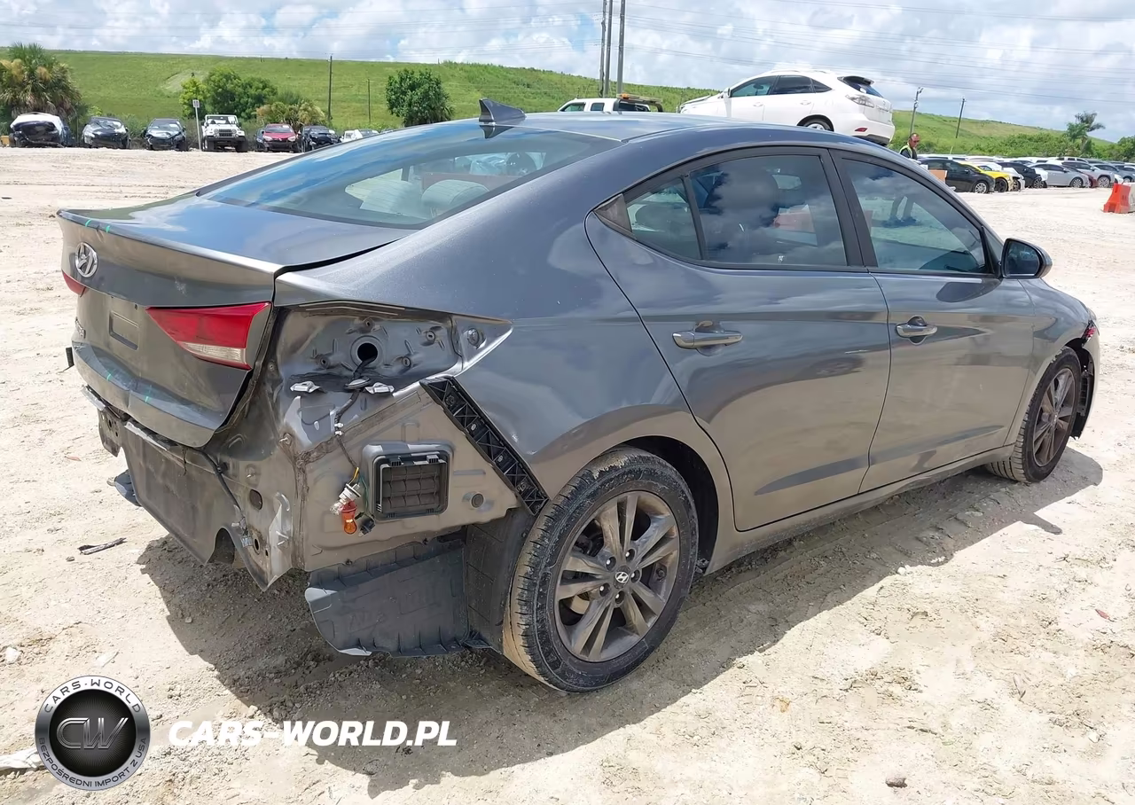 2018 Hyundai Elantra Sel VIN:5NPD84LF5JH241106 - 4