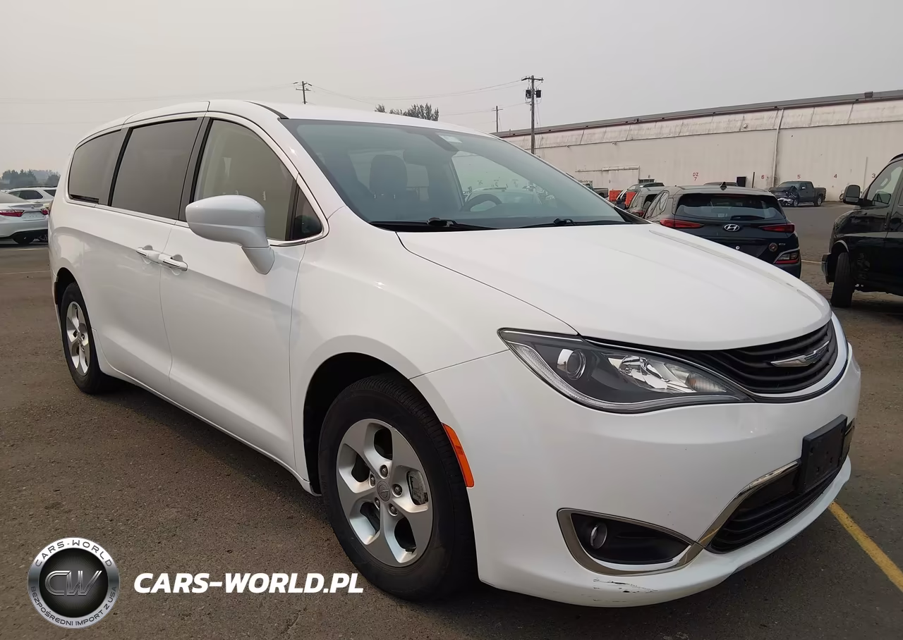 2018 Chrysler Pacifica Hybrid Touring Plus