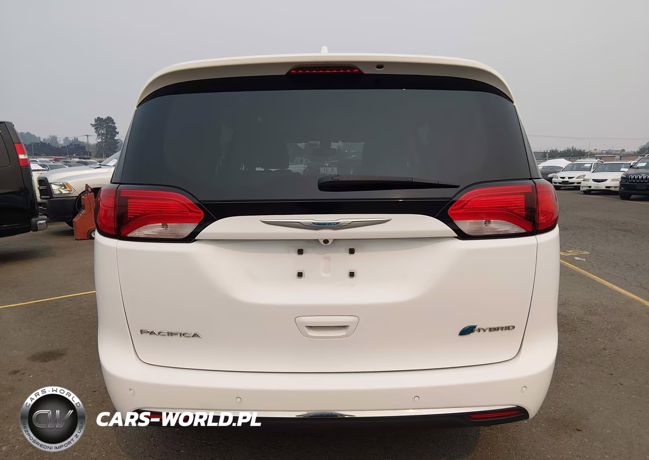 2018 Chrysler Pacifica Hybrid Touring Plus VIN:2C4RC1H71JR311661 - 16